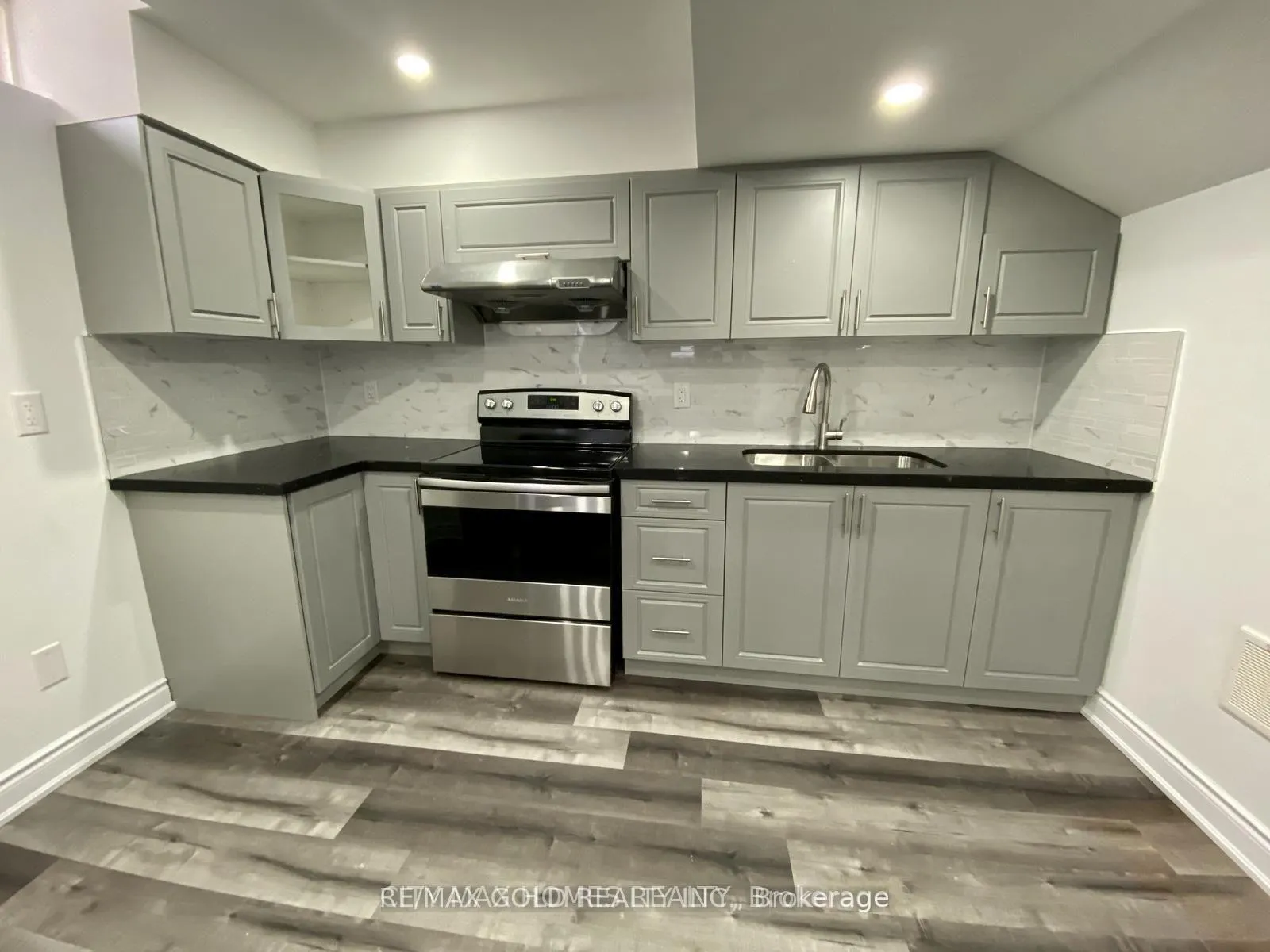 Photo 10 of Unit 1, 83 Commodore Drive, Brampton, Credit Valley — HOMEH