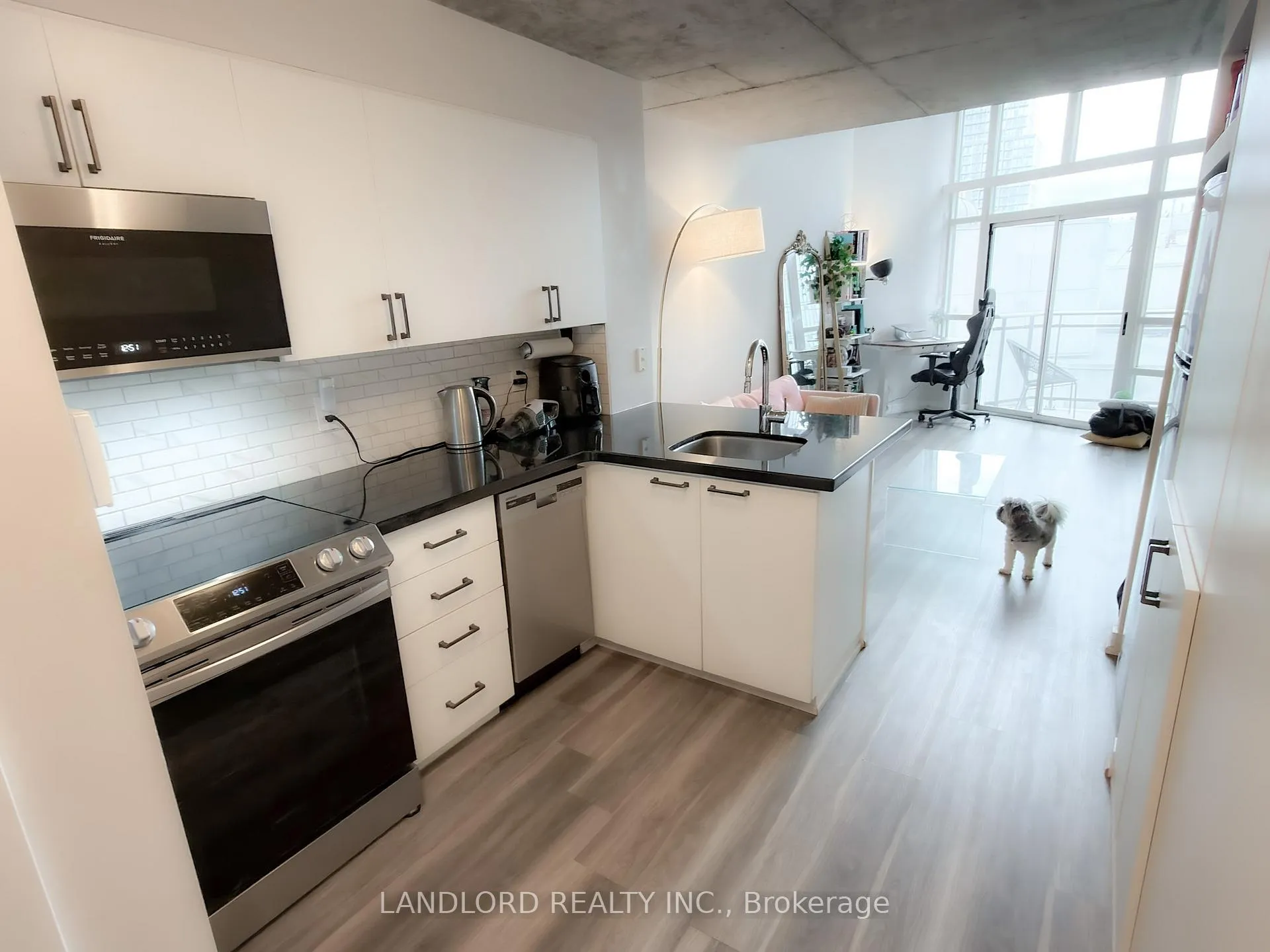 Photo 3 of Unit 803, 255 Richmond Street E, Toronto, Moss Park — HOMEH