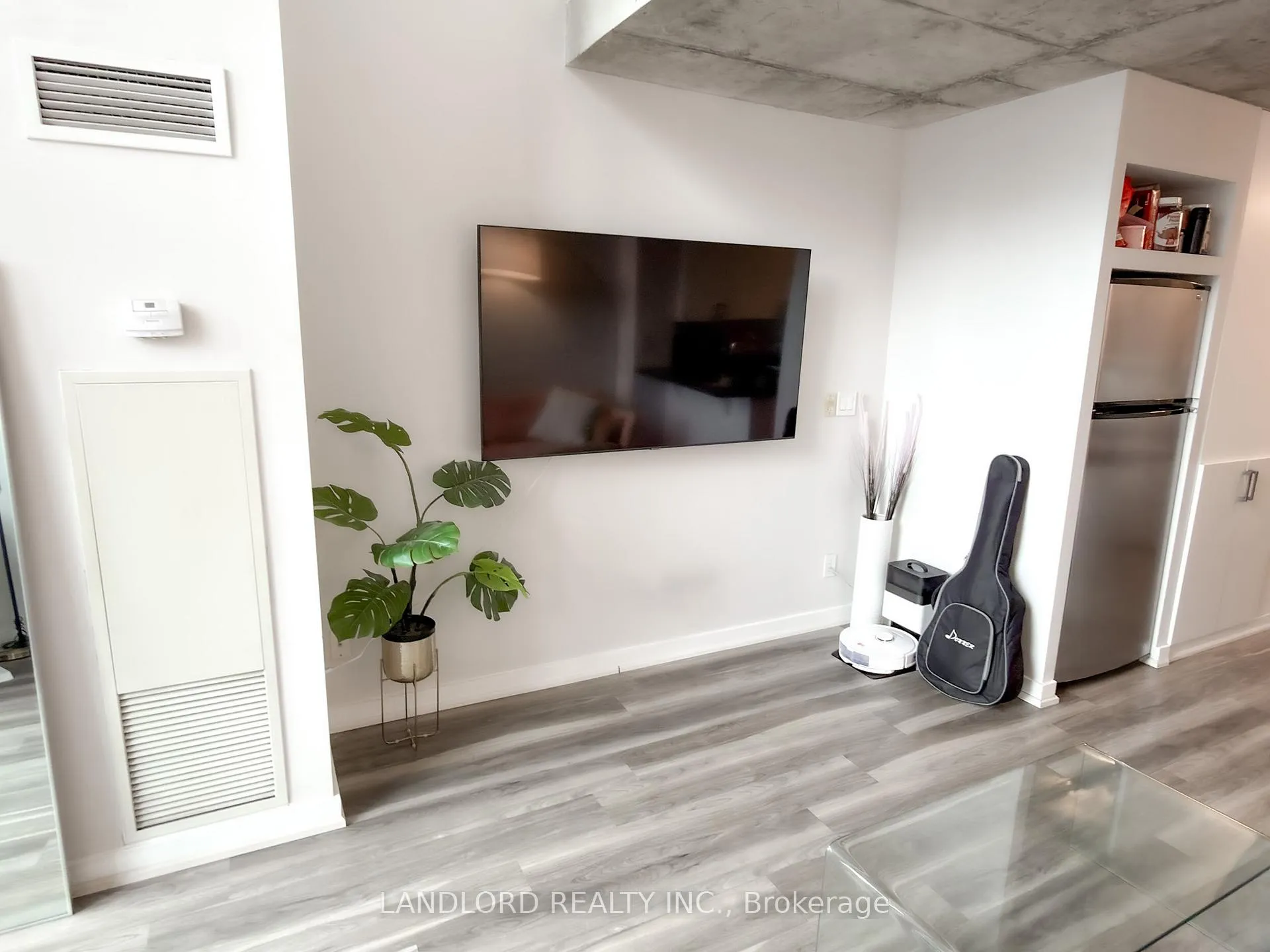 Photo 6 of Unit 803, 255 Richmond Street E, Toronto, Moss Park — HOMEH