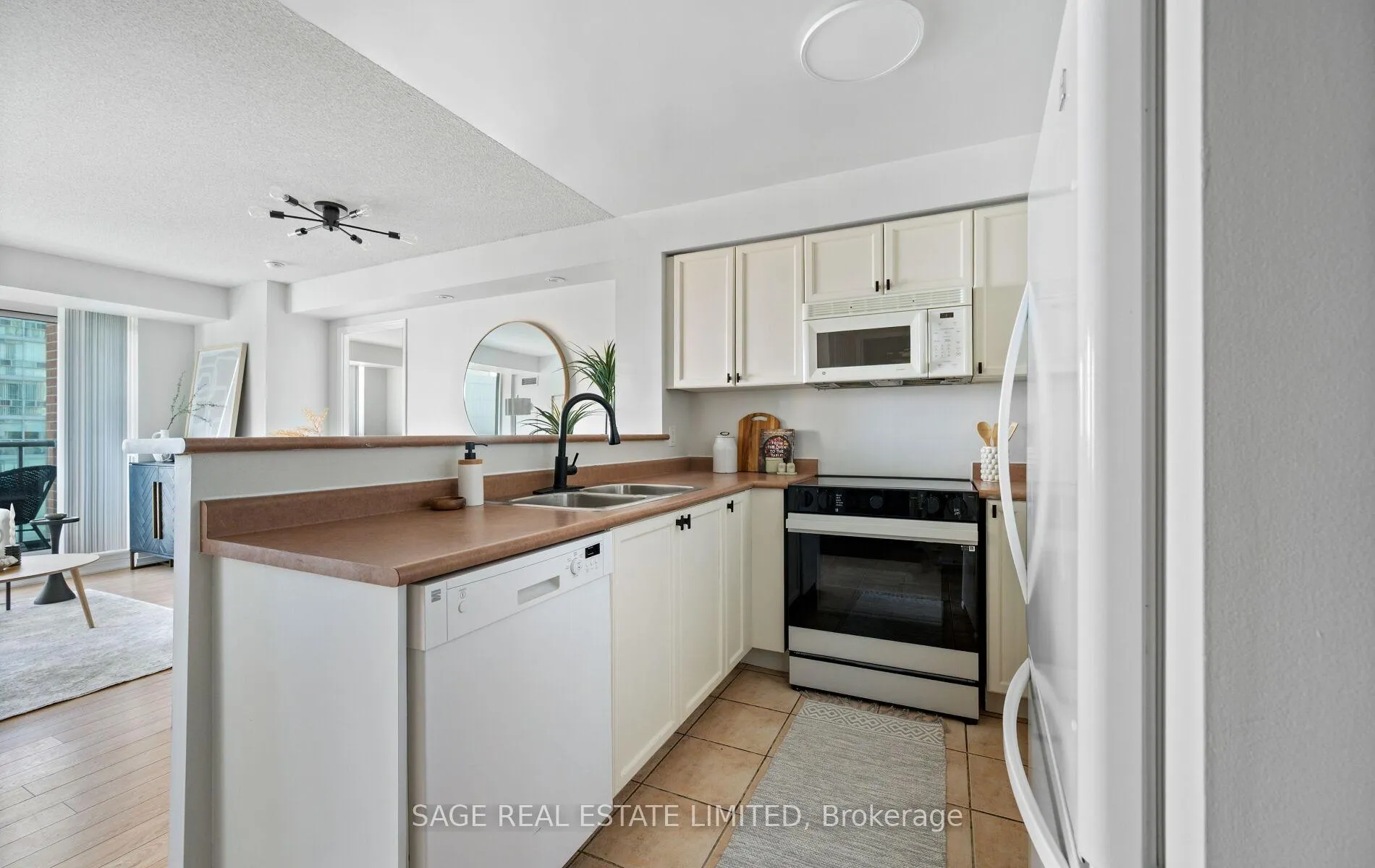 Photo 11 of Unit 1008, 15 Michael Power Place, Etobicoke, Islington-City Centre West — HOMEH