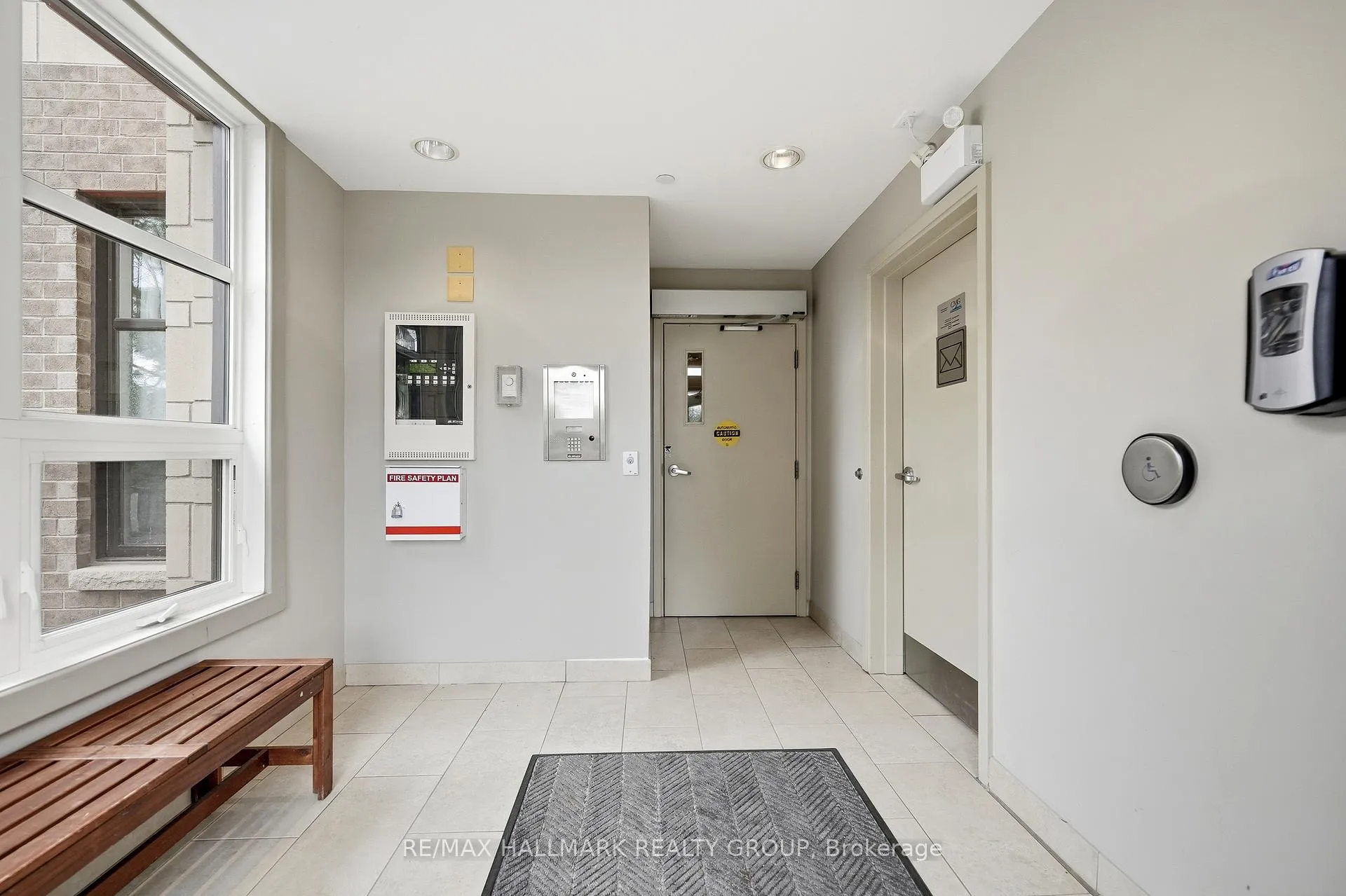 Photo 3 of Unit 405, 215 Titanium Private, Ottawa, Convent Glen North — HOMEH