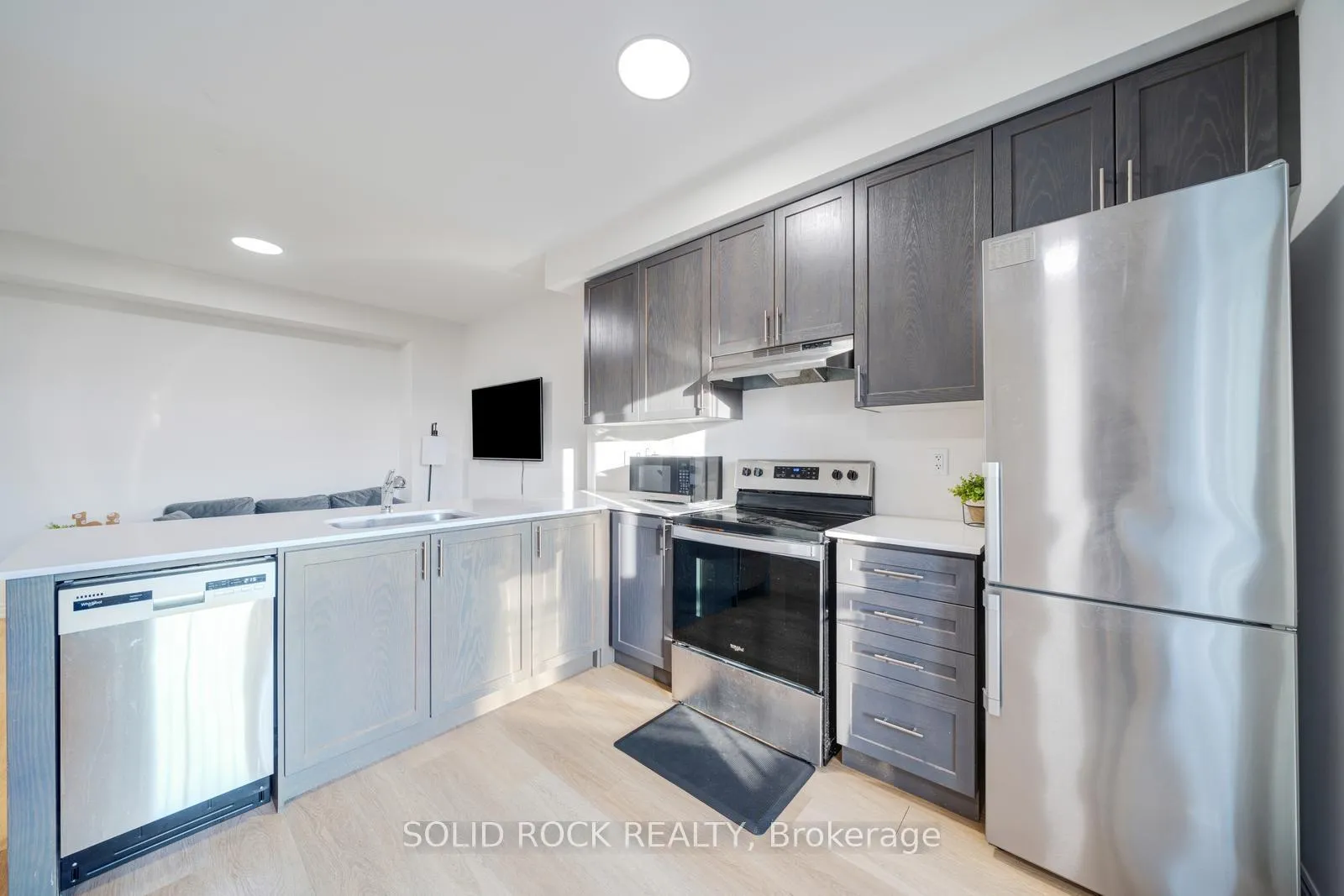 Photo 10 of Unit 17, 480 Beresford Path, Oshawa, Central — HOMEH