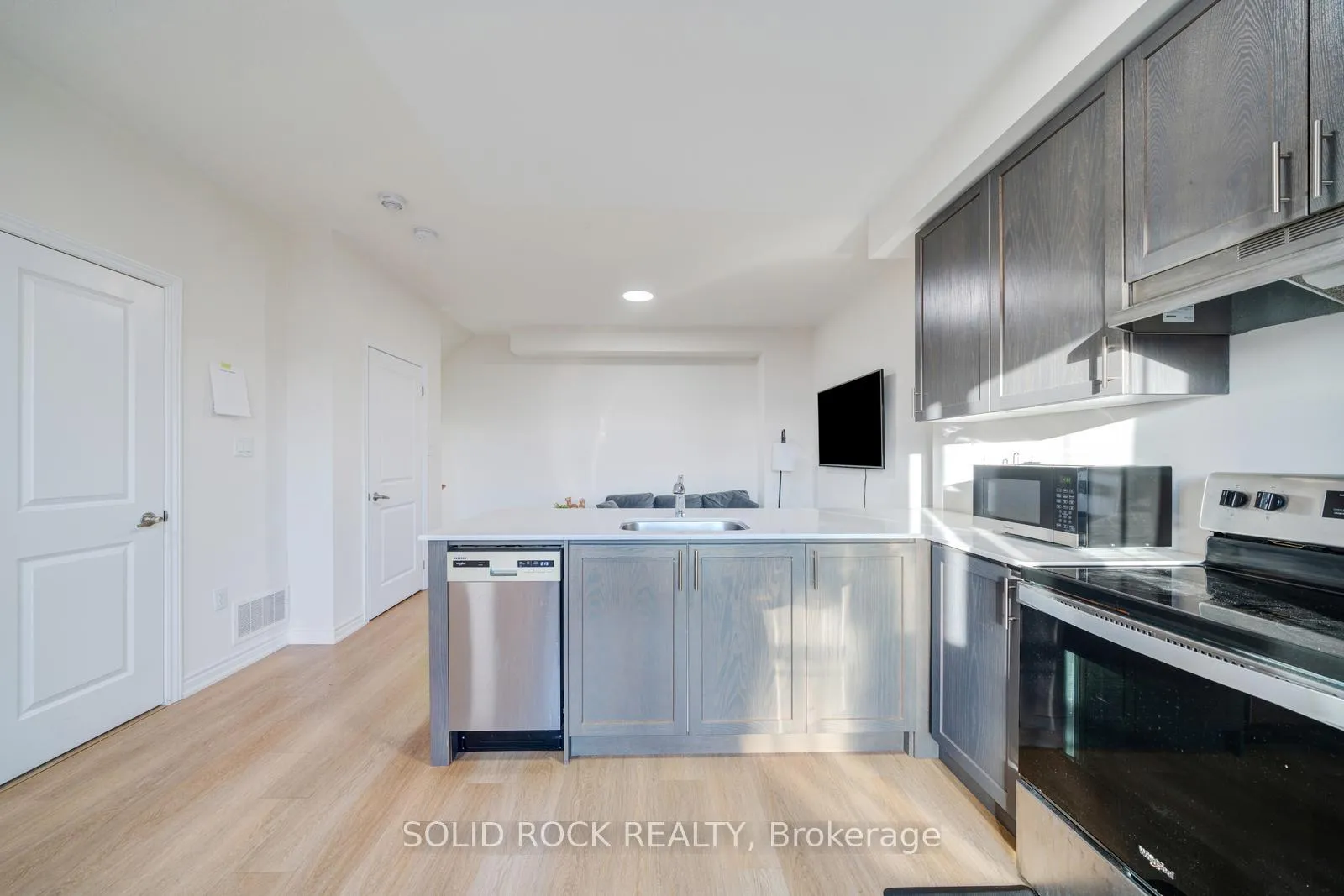 Photo 11 of Unit 17, 480 Beresford Path, Oshawa, Central — HOMEH