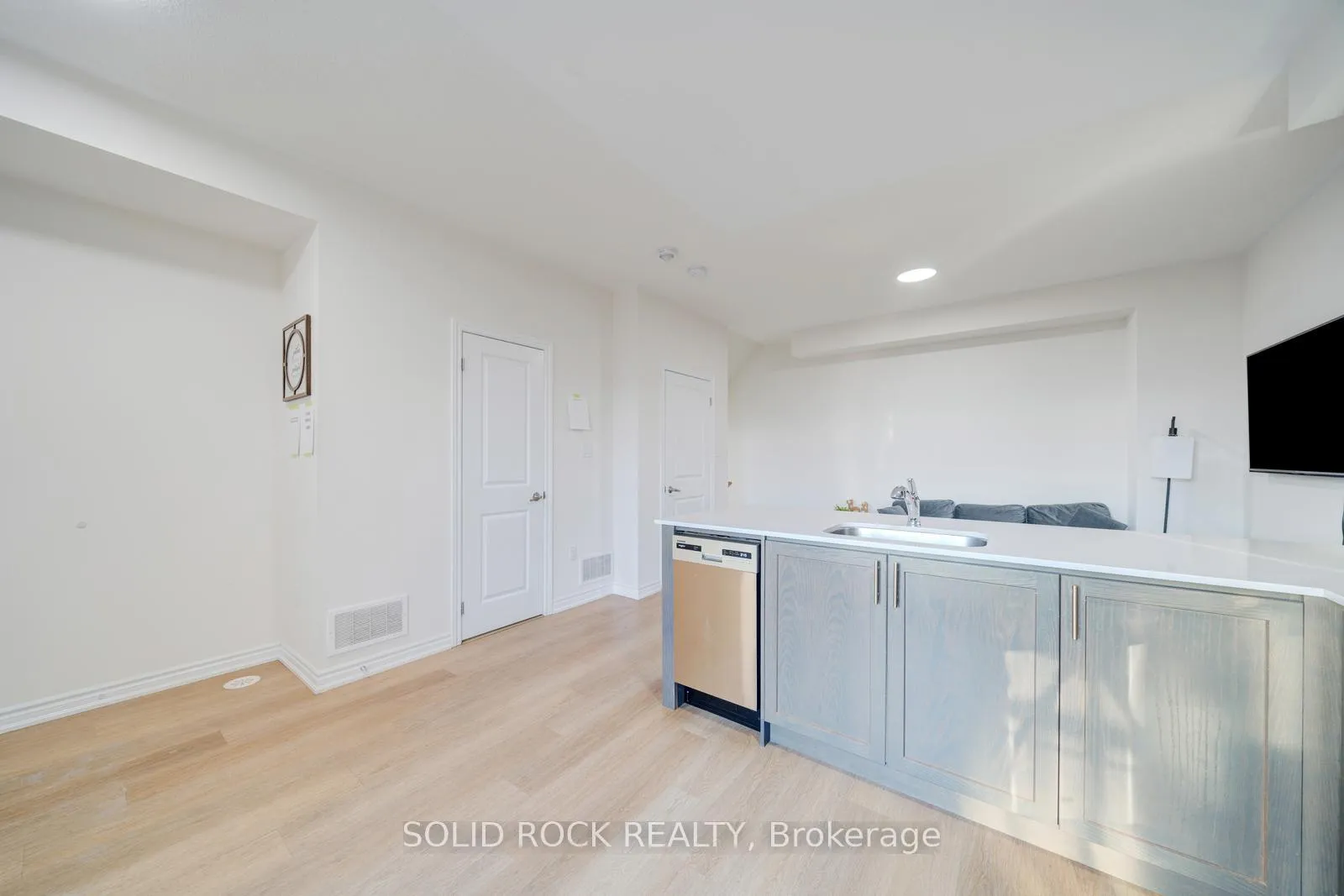 Photo 12 of Unit 17, 480 Beresford Path, Oshawa, Central — HOMEH