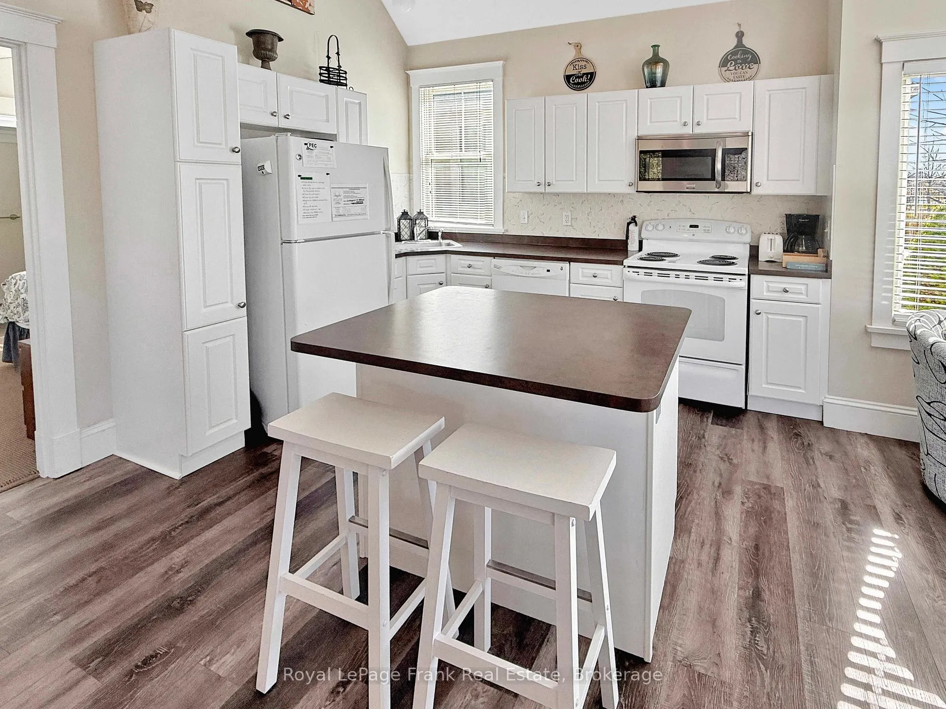 Photo 8 of 34 Meadow View Lane, Prince Edward County, Athol Ward — HOMEH