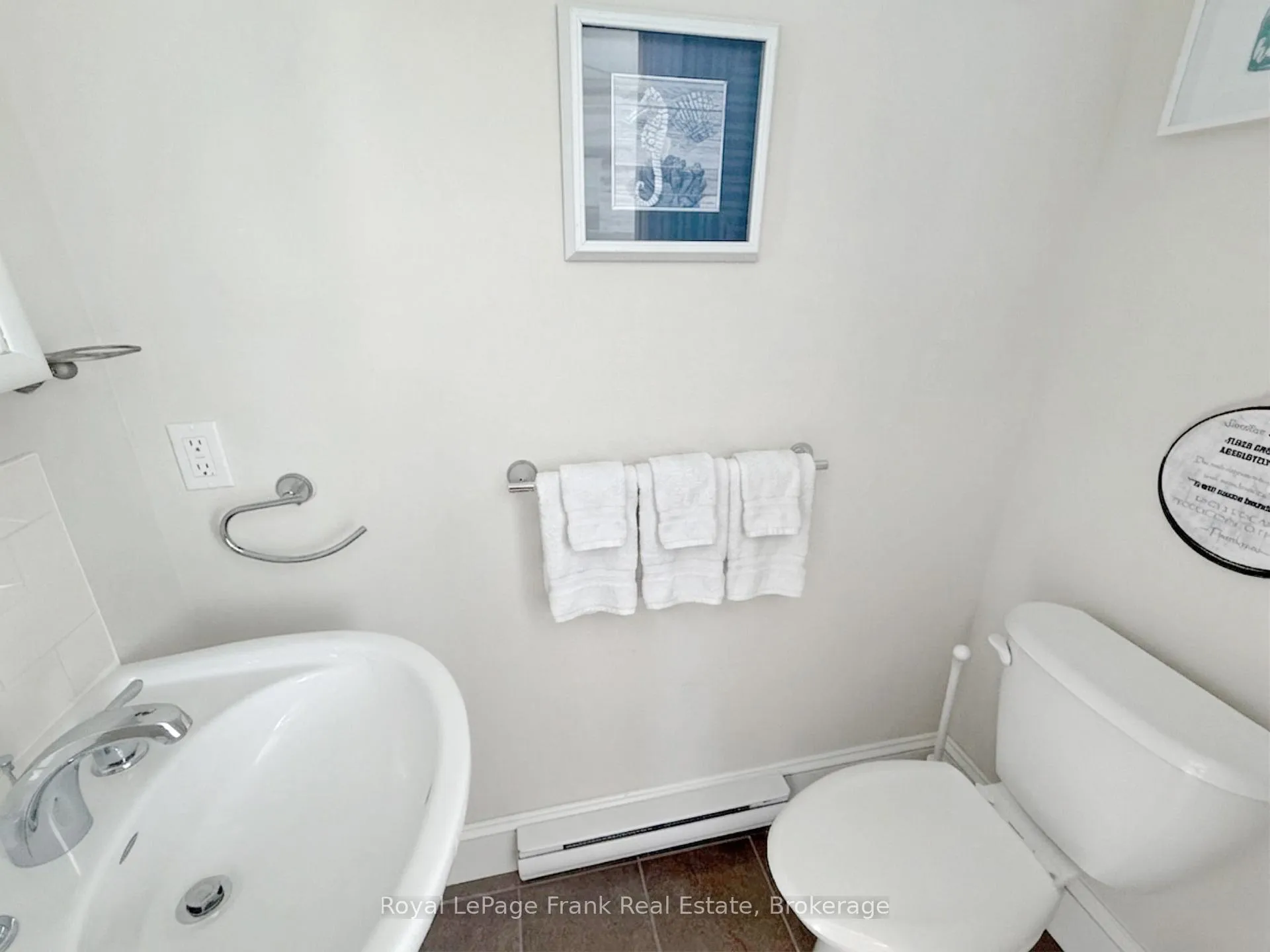 Photo 15 of 34 Meadow View Lane, Prince Edward County, Athol Ward — HOMEH