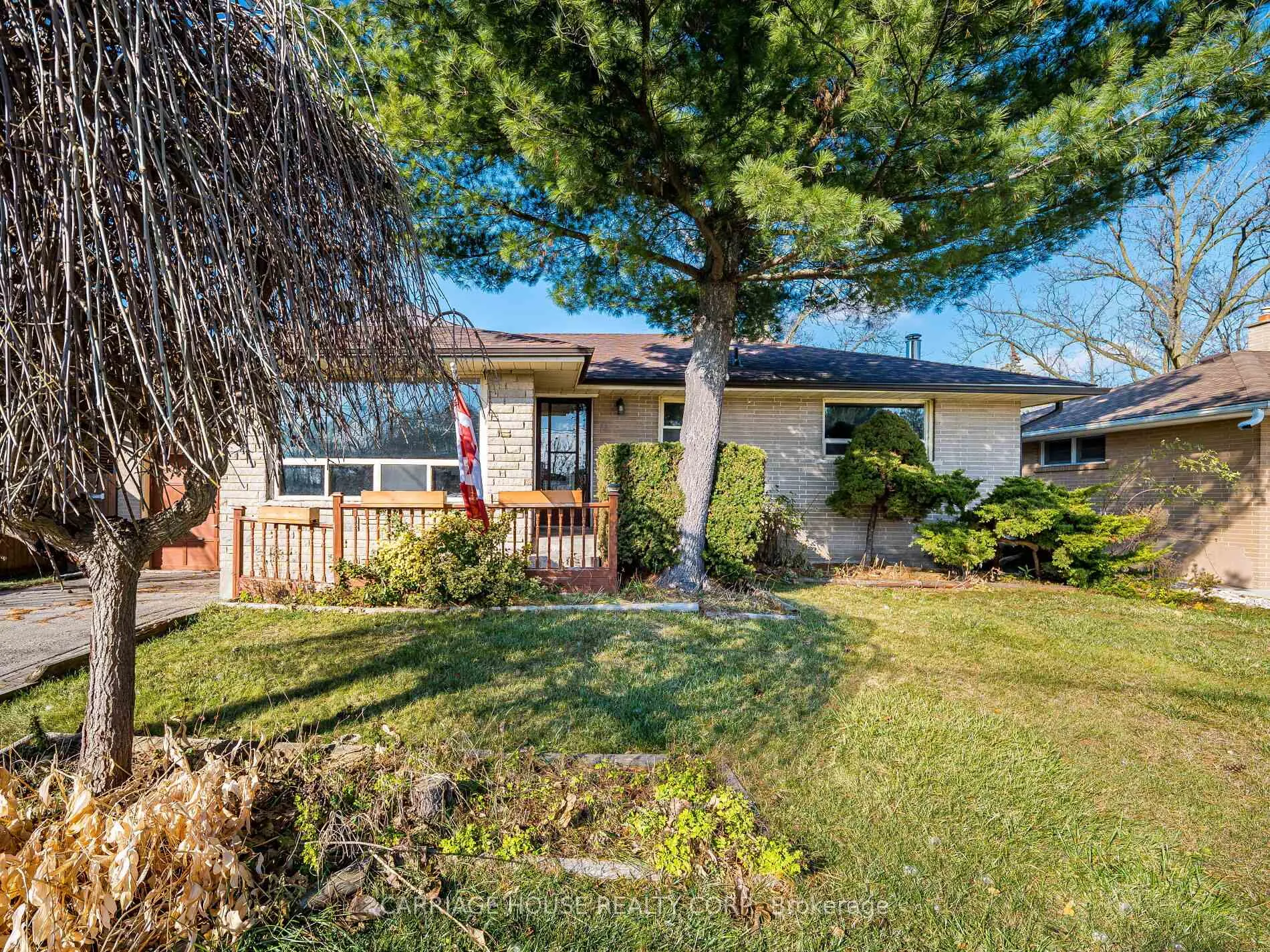 Photo 2 of 72 Rexway Drive, Halton Hills, Georgetown — HOMEH