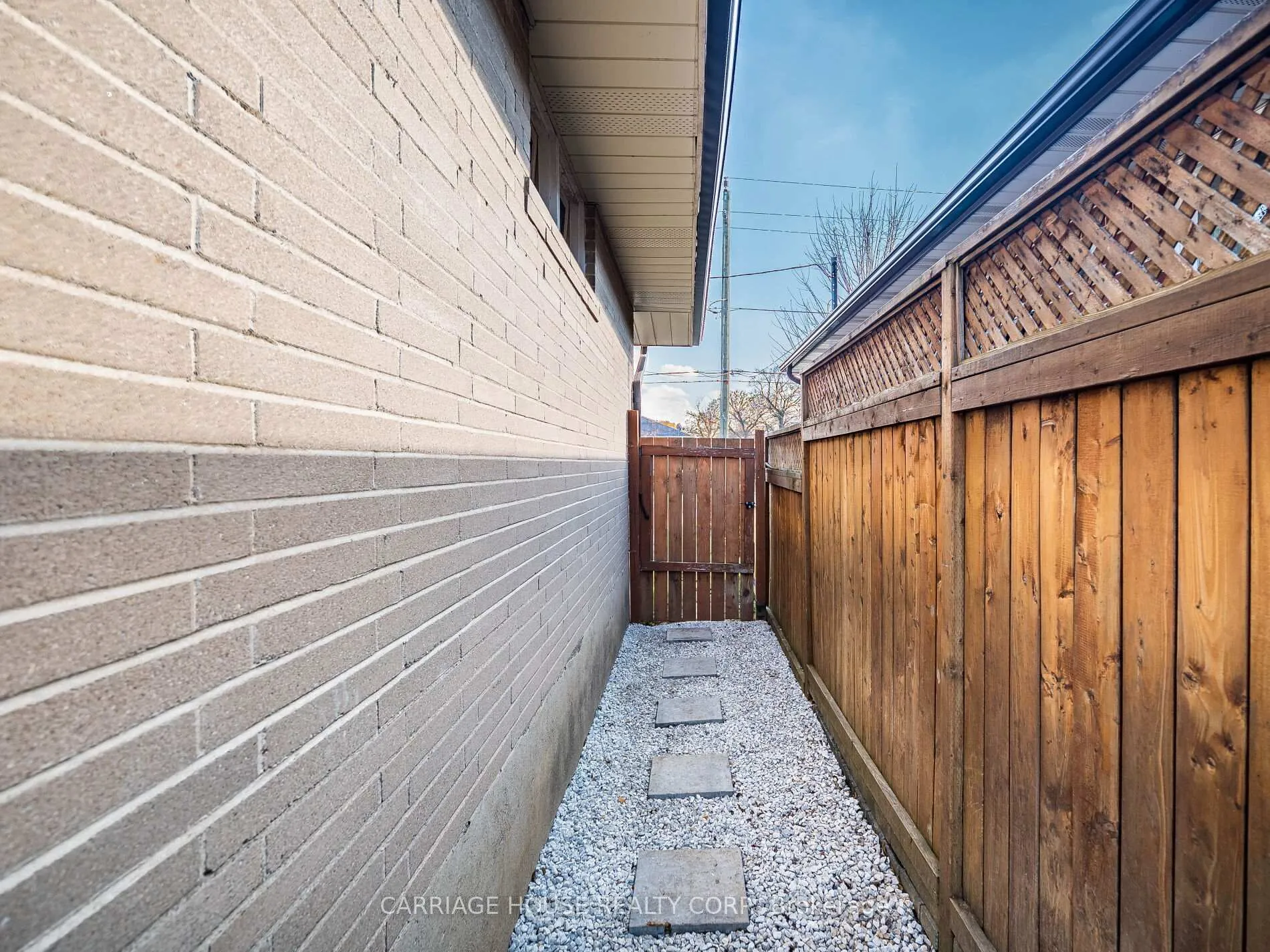 Photo 39 of 72 Rexway Drive, Halton Hills, Georgetown — HOMEH