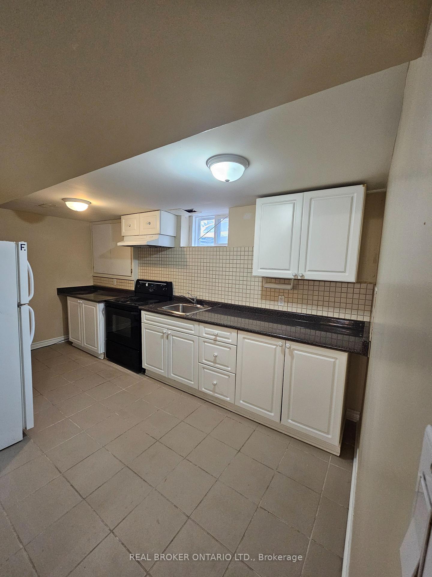 Photo 6 of 138 Archdekin Drive, Brampton, Madoc — HOMEH