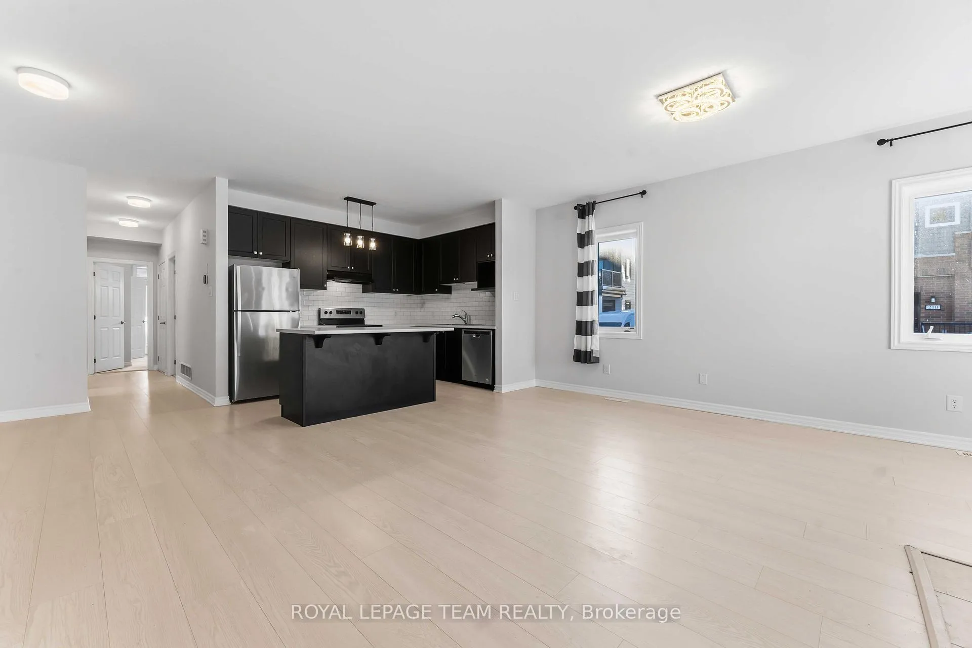 Photo 9 of 109 Pilot Private, Ottawa, Kanata - Emerald Meadows/Trailwest — HOMEH