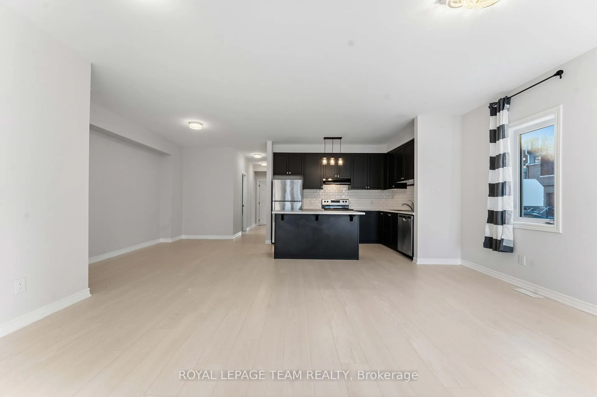 Photo 10 of 109 Pilot Private, Ottawa, Kanata - Emerald Meadows/Trailwest — HOMEH