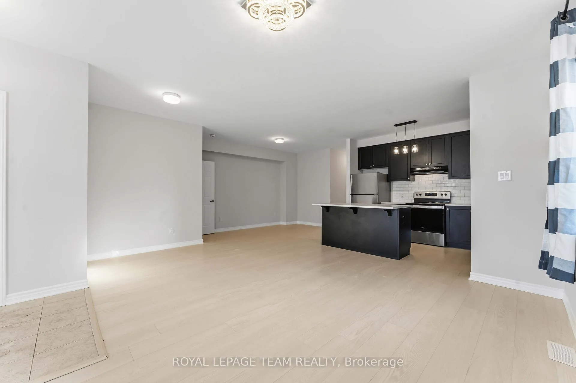 Photo 11 of 109 Pilot Private, Ottawa, Kanata - Emerald Meadows/Trailwest — HOMEH