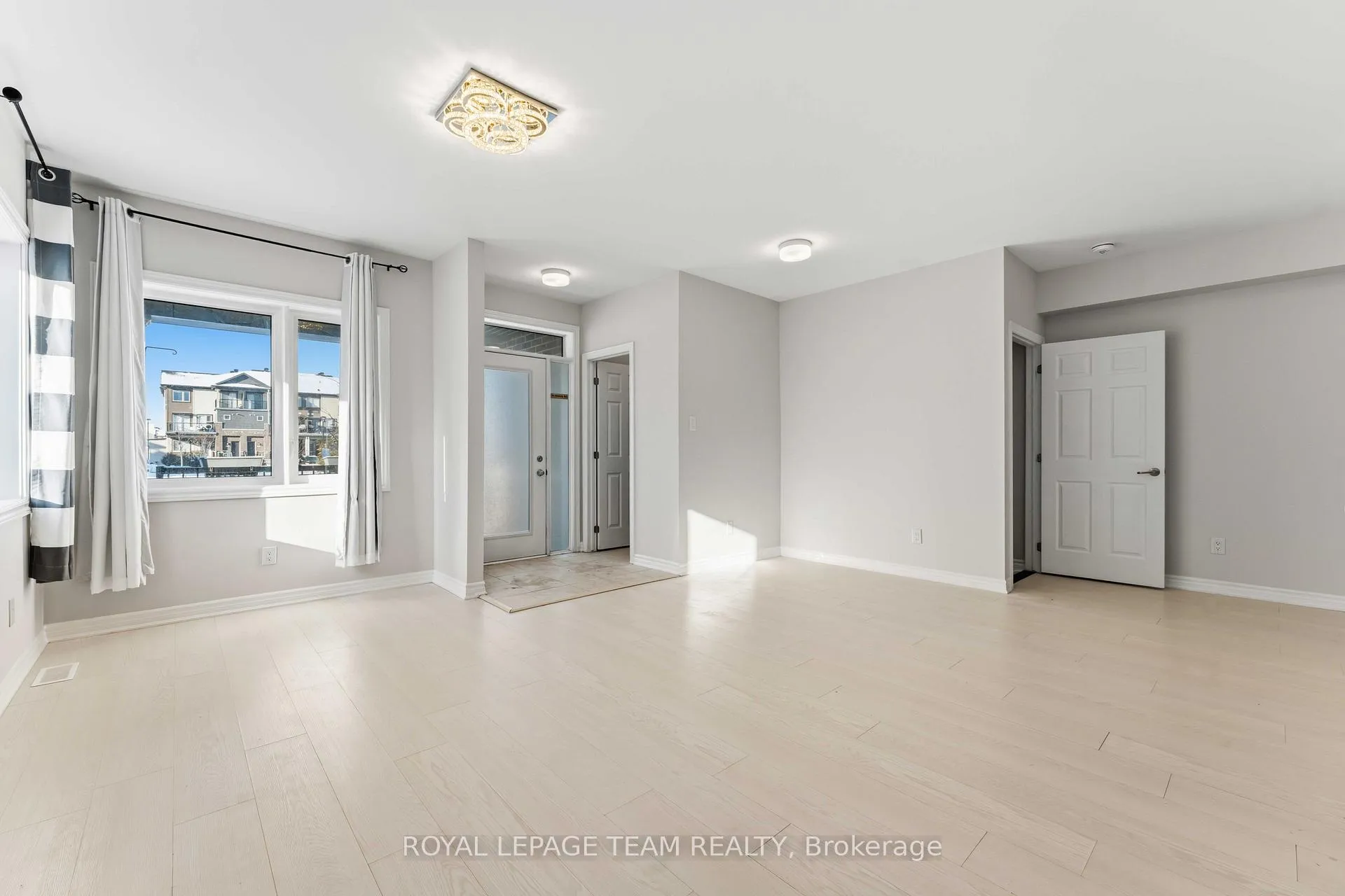 Photo 16 of 109 Pilot Private, Ottawa, Kanata - Emerald Meadows/Trailwest — HOMEH