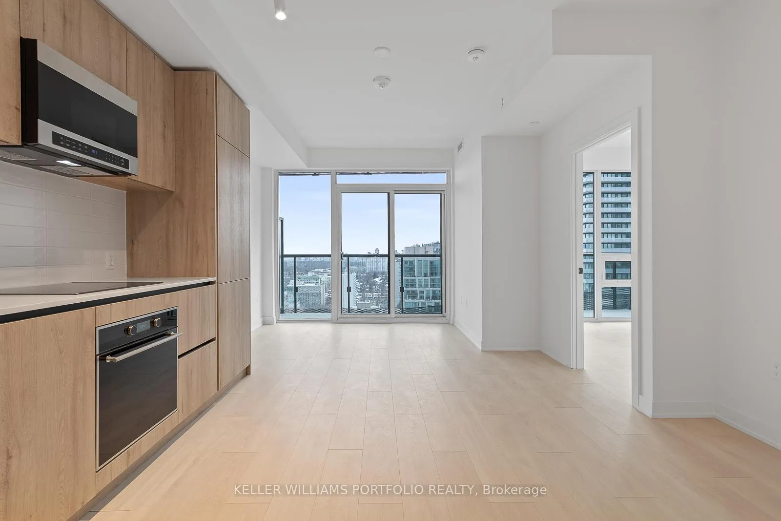 Photo 11 of Unit 2201, 127 Broadway Avenue, Toronto, Mount Pleasant West — HOMEH