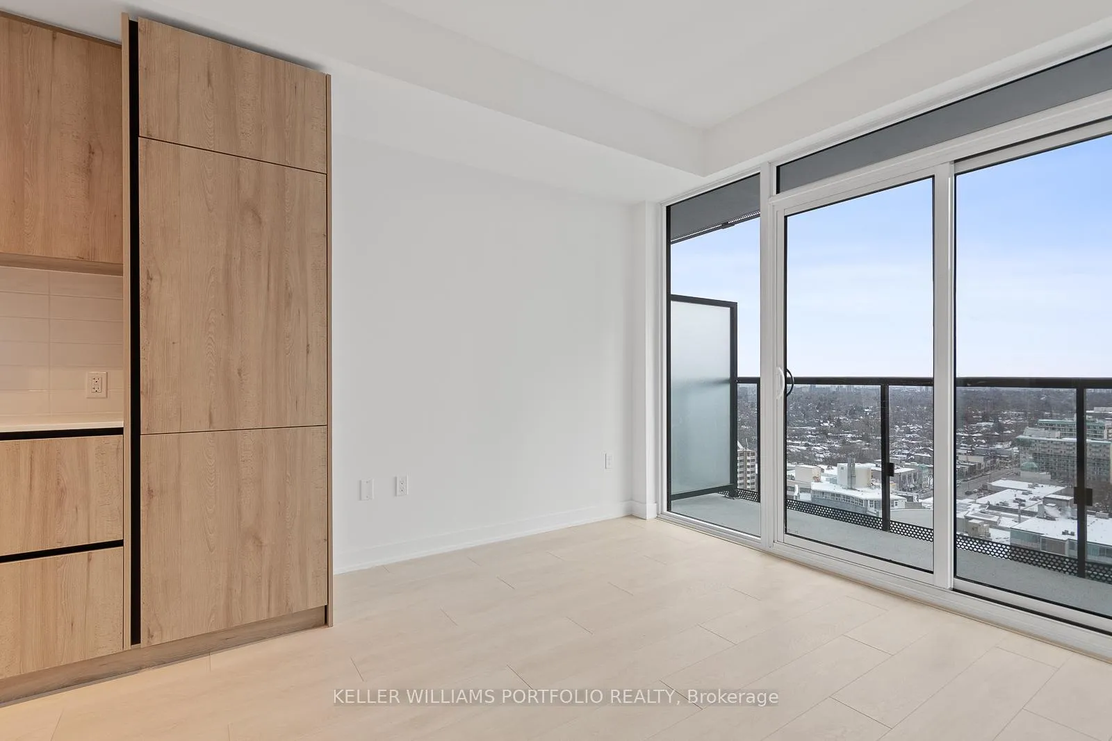 Photo 12 of Unit 2201, 127 Broadway Avenue, Toronto, Mount Pleasant West — HOMEH