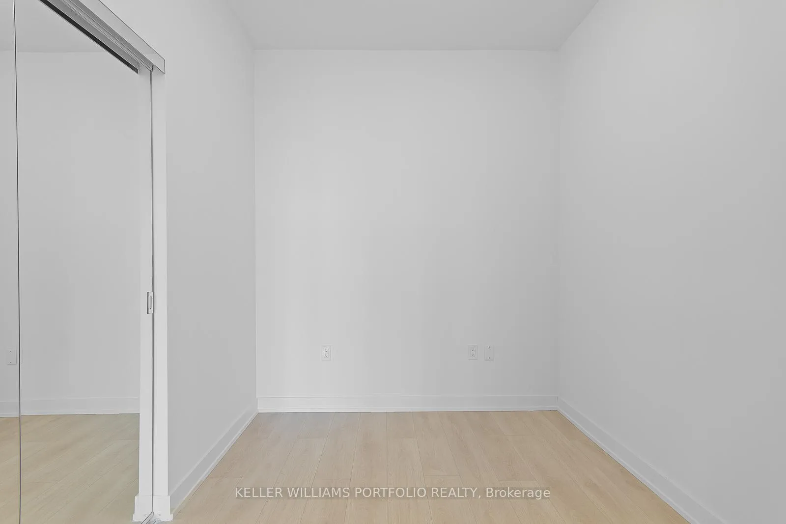 Photo 20 of Unit 2201, 127 Broadway Avenue, Toronto, Mount Pleasant West — HOMEH