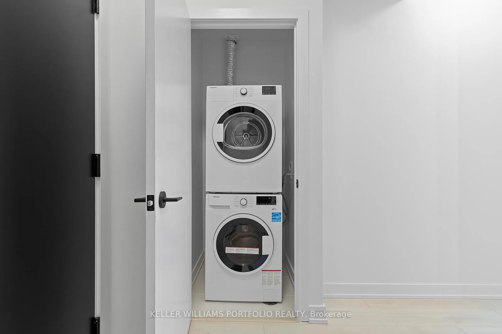 Photo 26 of Unit 2201, 127 Broadway Avenue, Toronto, Mount Pleasant West — HOMEH