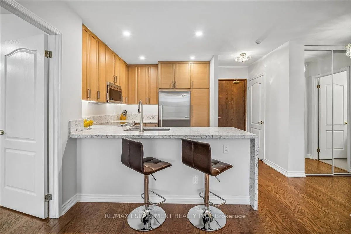 Photo 7 of Unit 106, 1276 Maple Crossing Boulevard, Burlington, Brant — HOMEH