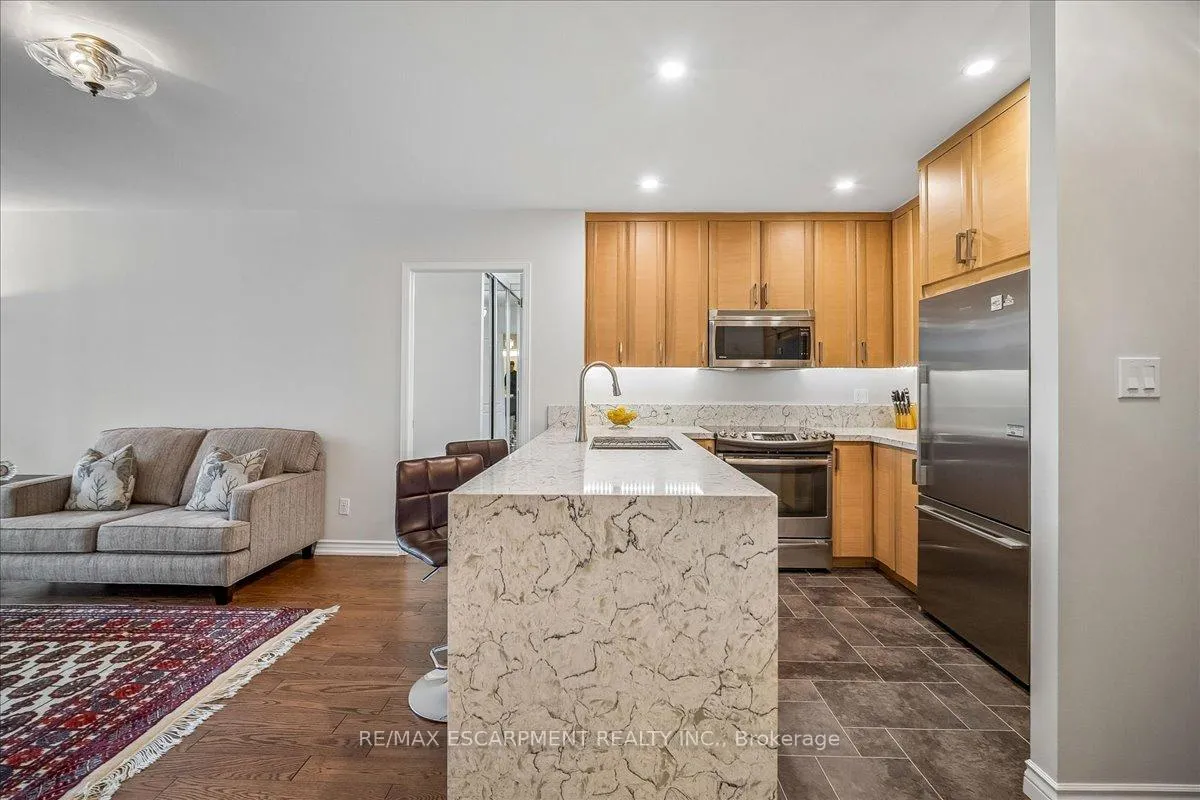 Photo 8 of Unit 106, 1276 Maple Crossing Boulevard, Burlington, Brant — HOMEH