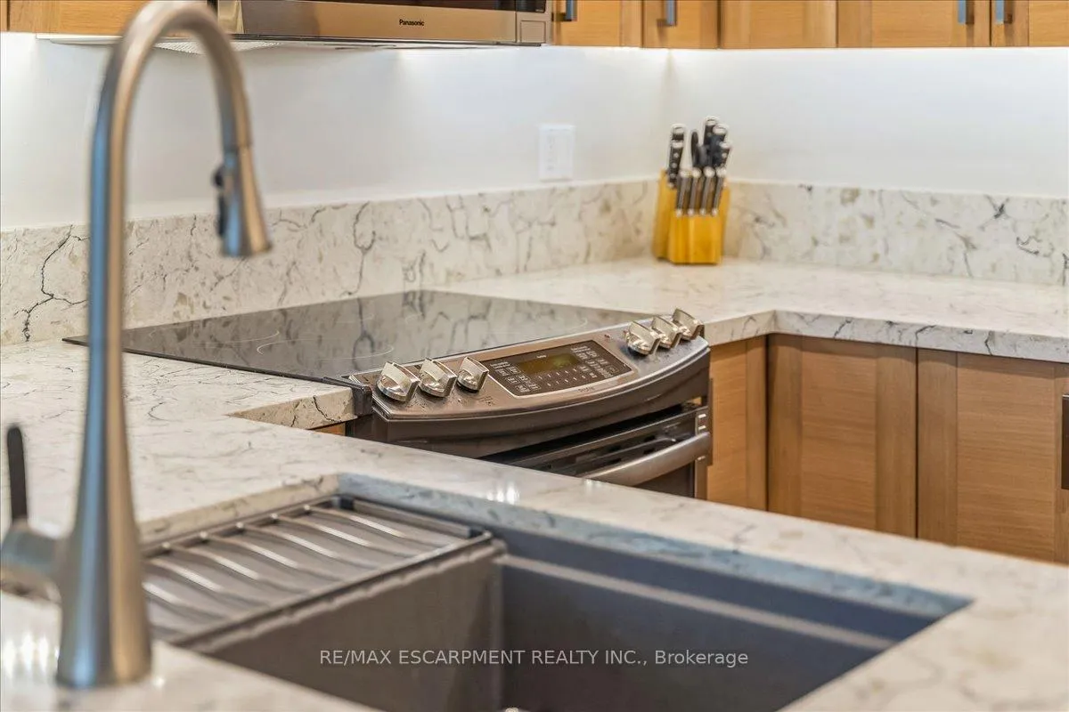 Photo 10 of Unit 106, 1276 Maple Crossing Boulevard, Burlington, Brant — HOMEH