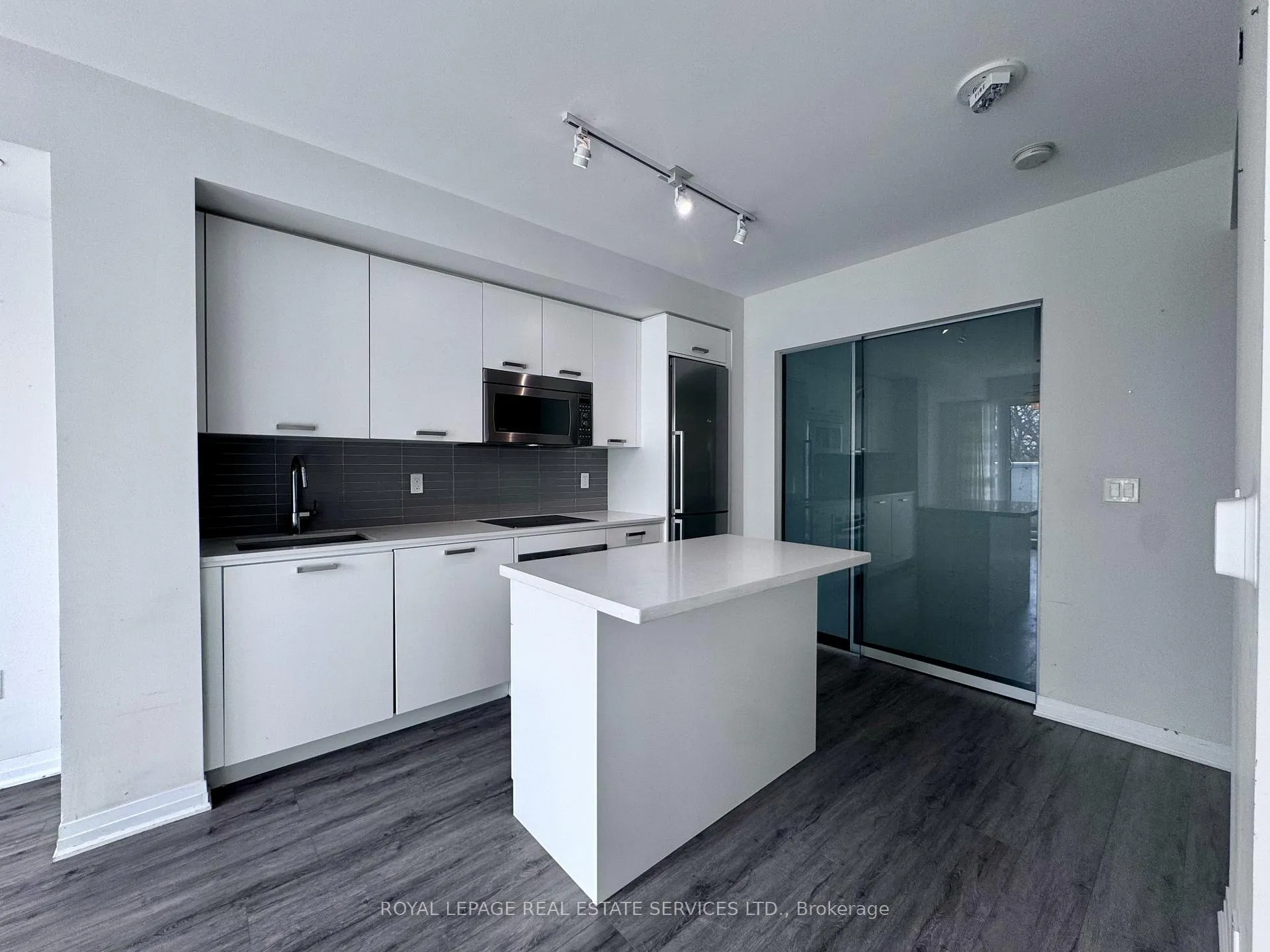 Photo 6 of Unit 408, 2301 Danforth Avenue, Toronto, East End-Danforth — HOMEH