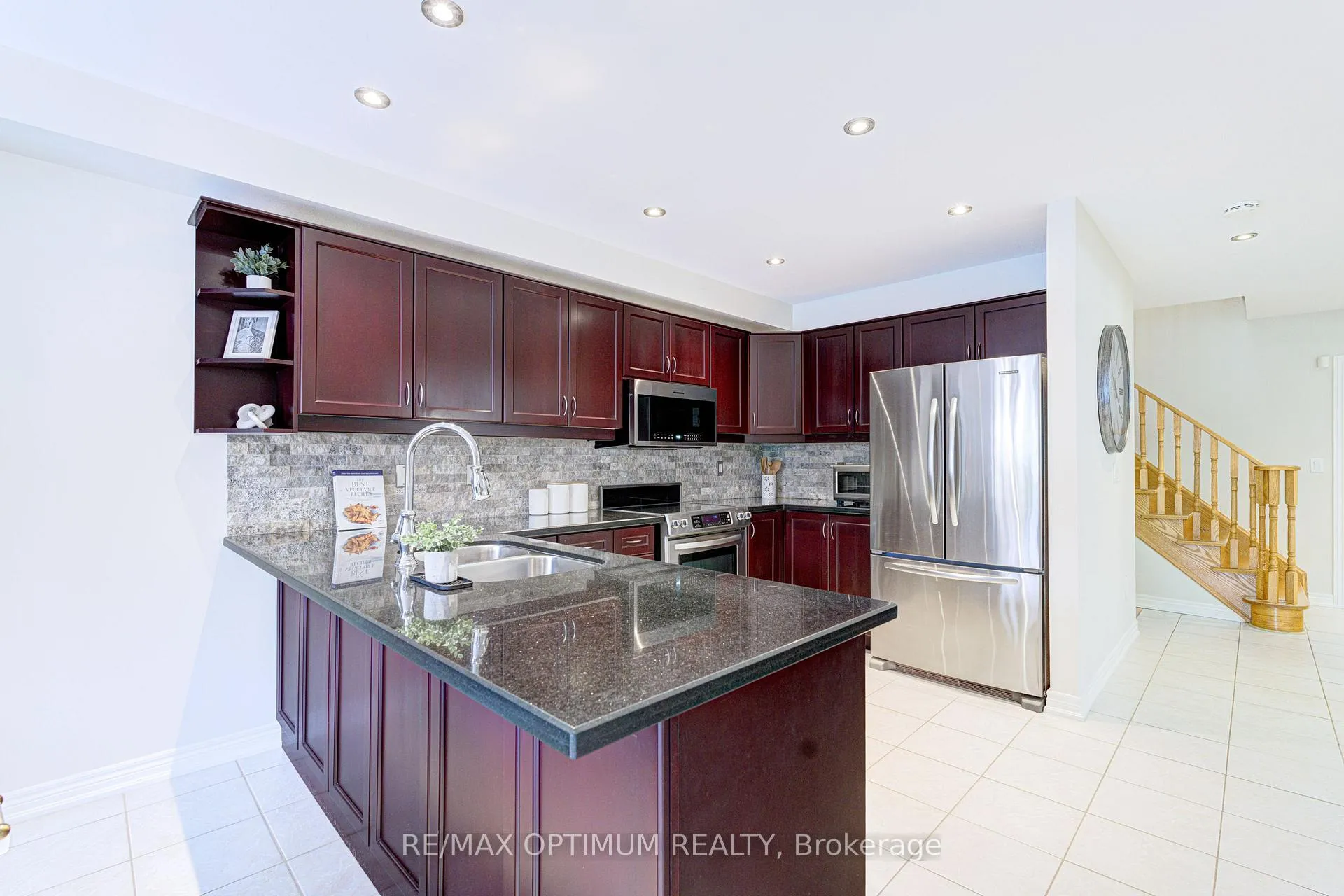 Photo 14 of 855 Knotty Pine Grove, Mississauga, Meadowvale Village — HOMEH