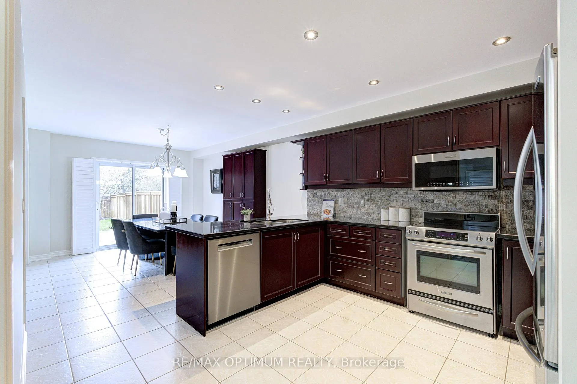 Photo 15 of 855 Knotty Pine Grove, Mississauga, Meadowvale Village — HOMEH