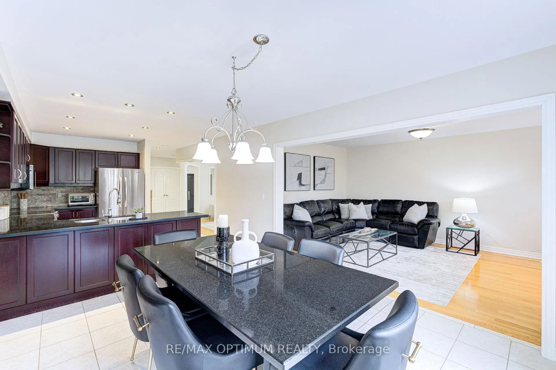 Photo 17 of 855 Knotty Pine Grove, Mississauga, Meadowvale Village — HOMEH