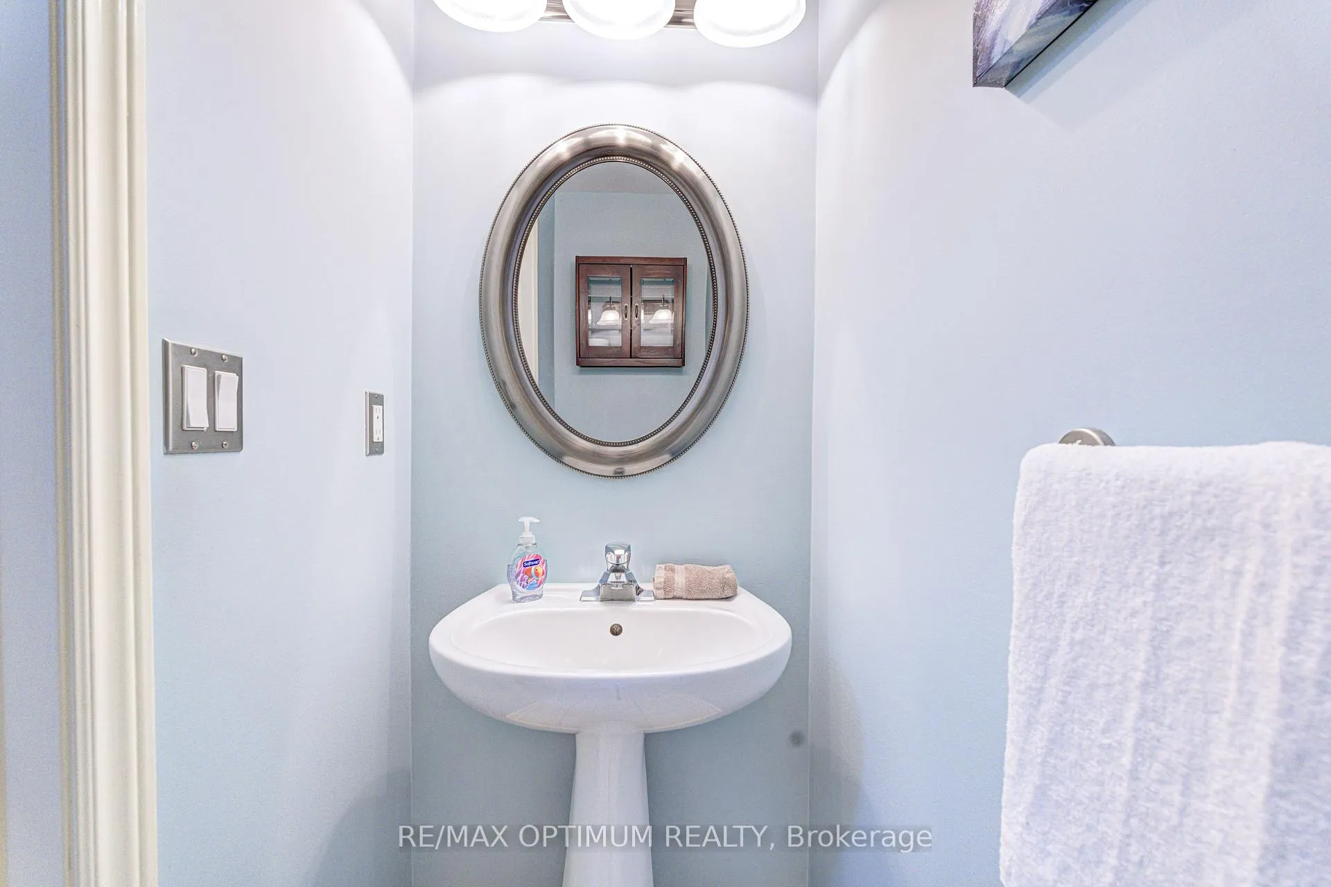 Photo 18 of 855 Knotty Pine Grove, Mississauga, Meadowvale Village — HOMEH