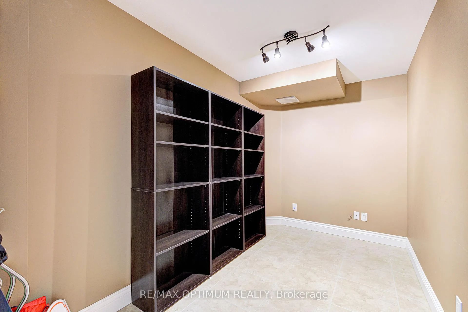 Photo 33 of 855 Knotty Pine Grove, Mississauga, Meadowvale Village — HOMEH