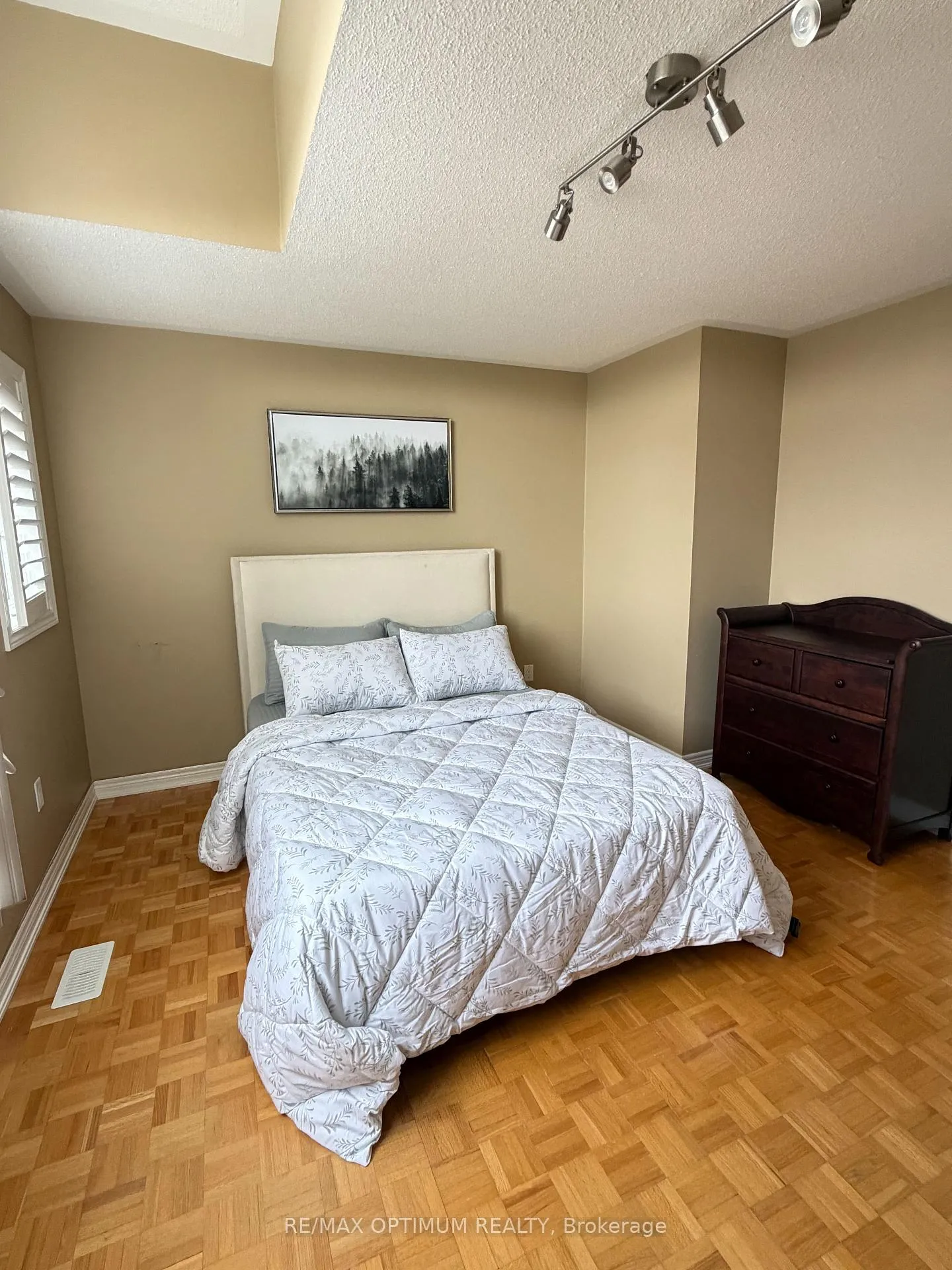 Photo 47 of 855 Knotty Pine Grove, Mississauga, Meadowvale Village — HOMEH