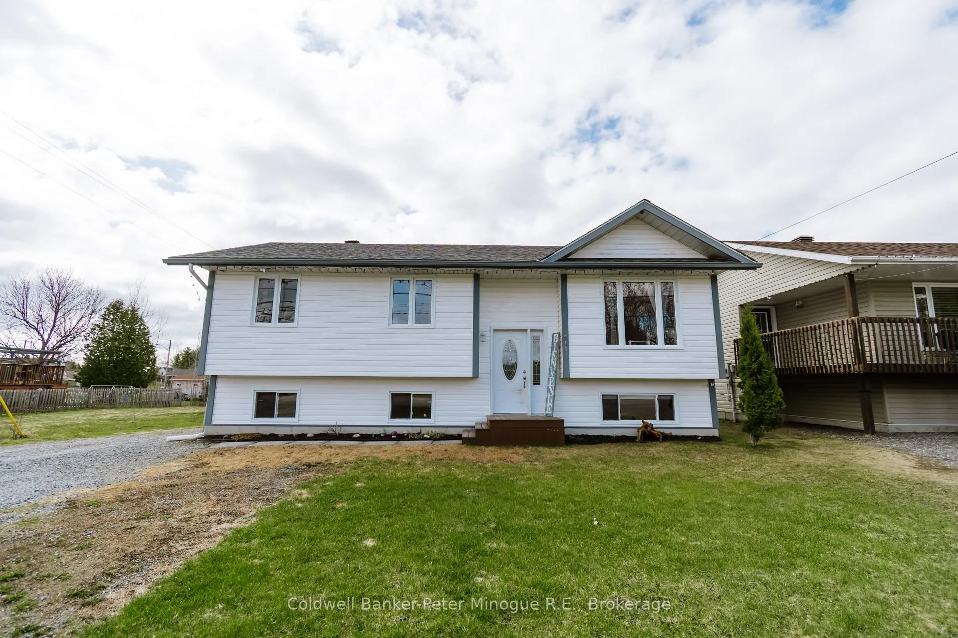 Front of 518 Sabourin Road