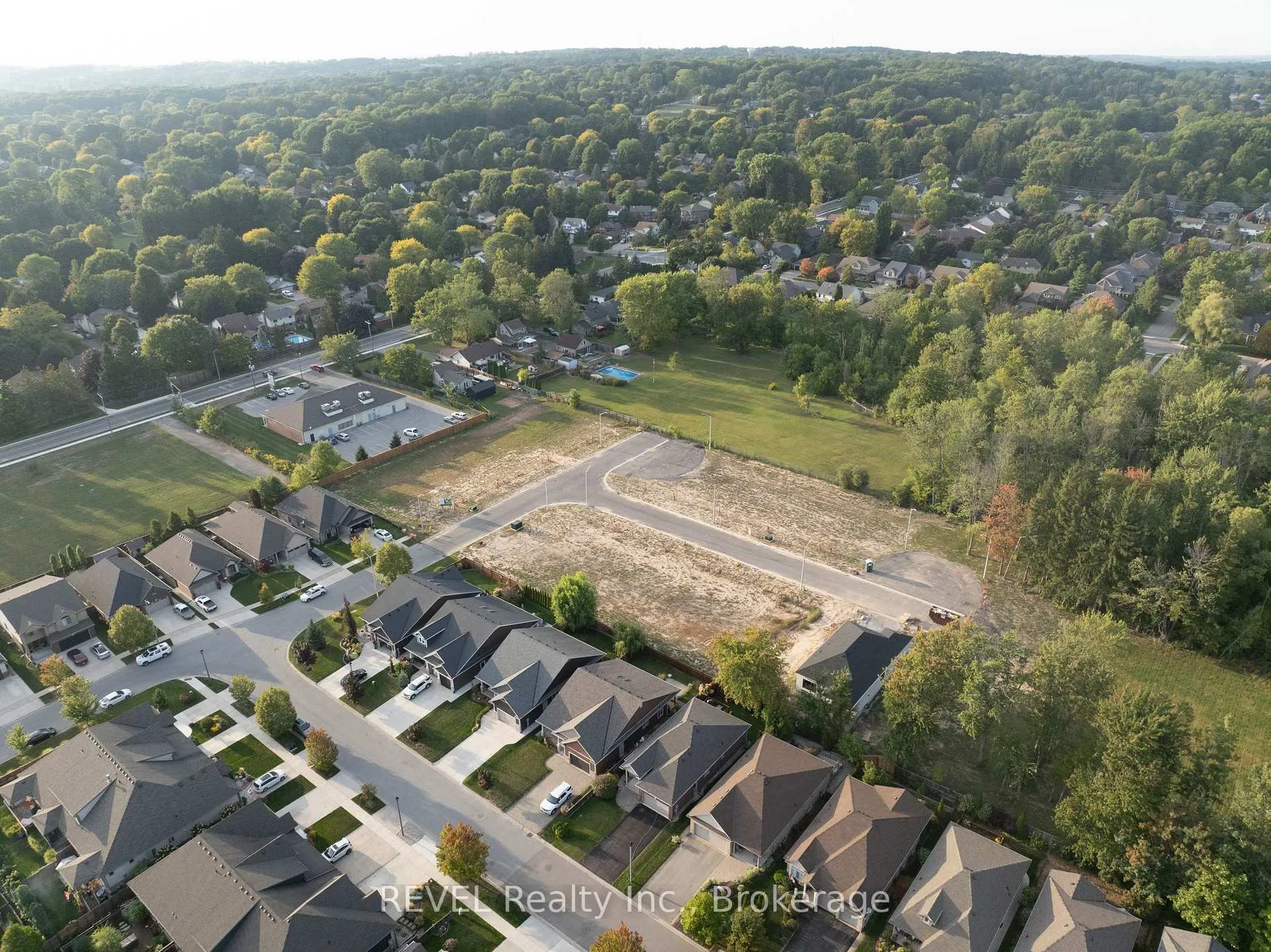 Photo 12 of 92 Tanner Drive, Pelham, Fonthill — HOMEH