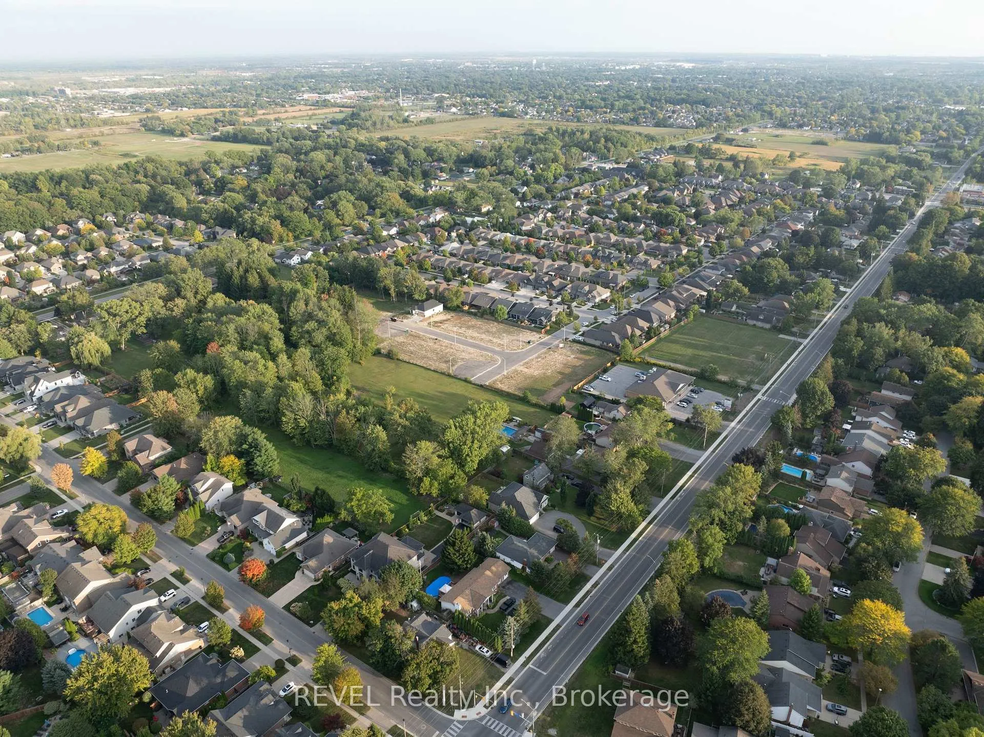 Photo 14 of 92 Tanner Drive, Pelham, Fonthill — HOMEH