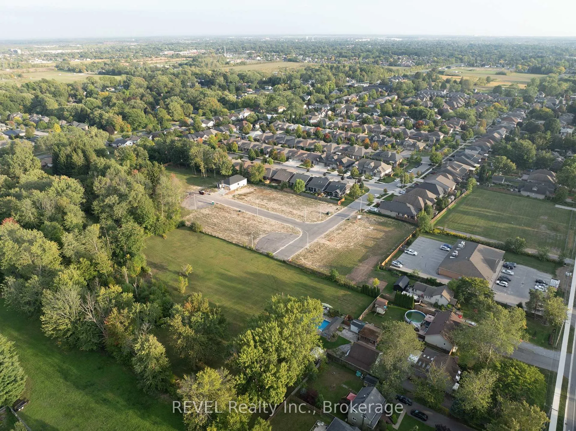 Photo 10 of 8 Stickles Street, Pelham, Fonthill — HOMEH