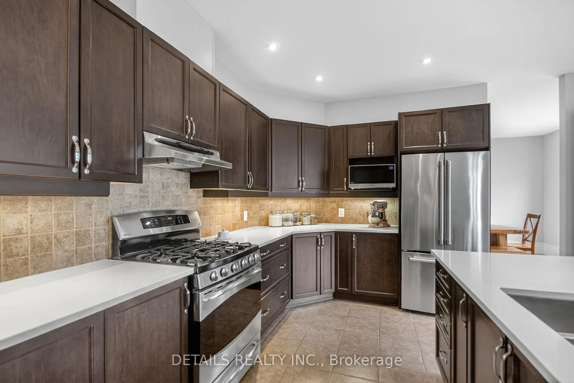 Photo 11 of 615 Bow Valley Drive, Ottawa, Riverside South/Gloucester Glen — HOMEH