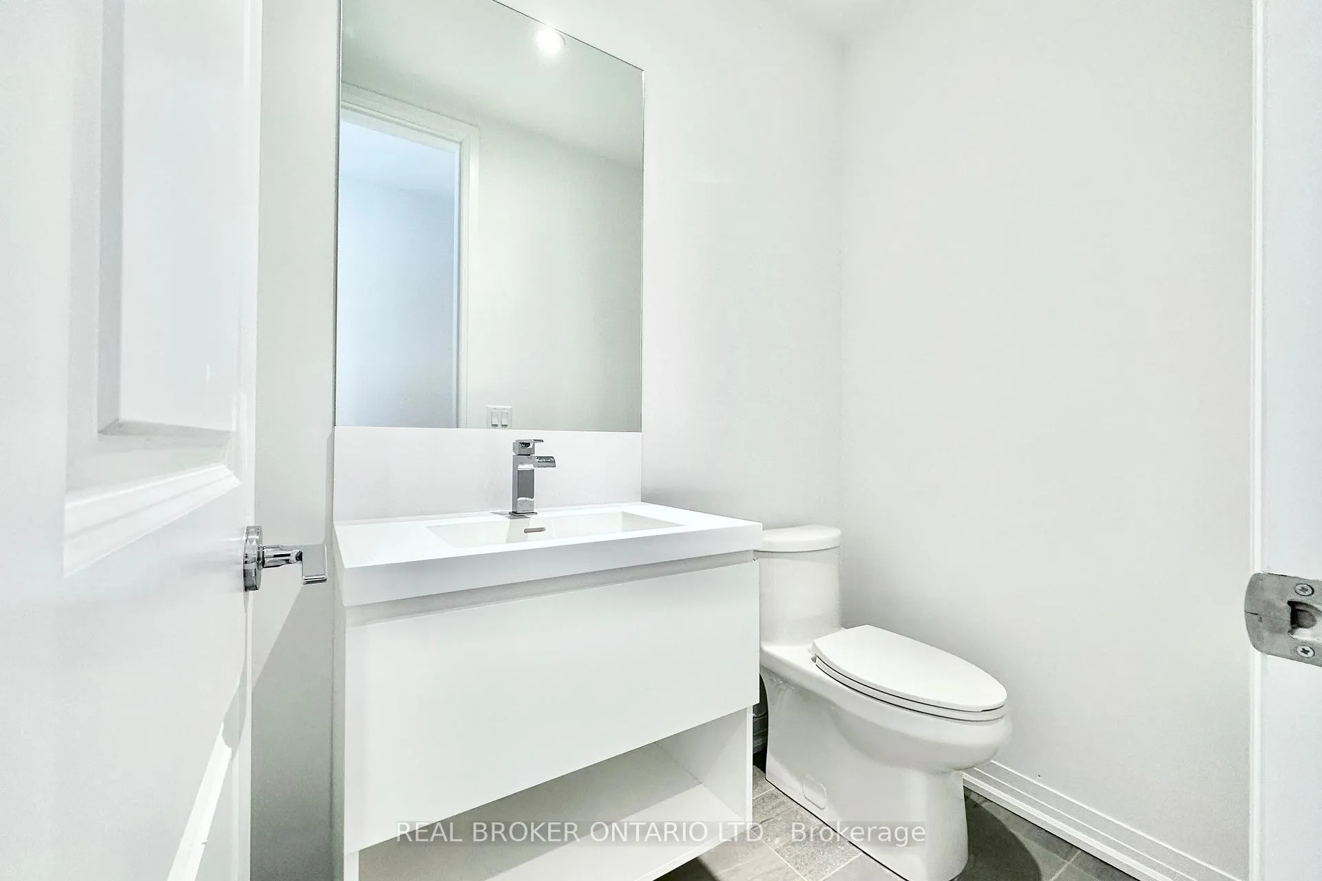 Photo 6 of 22 Yans Way, Markham, Buttonville — HOMEH