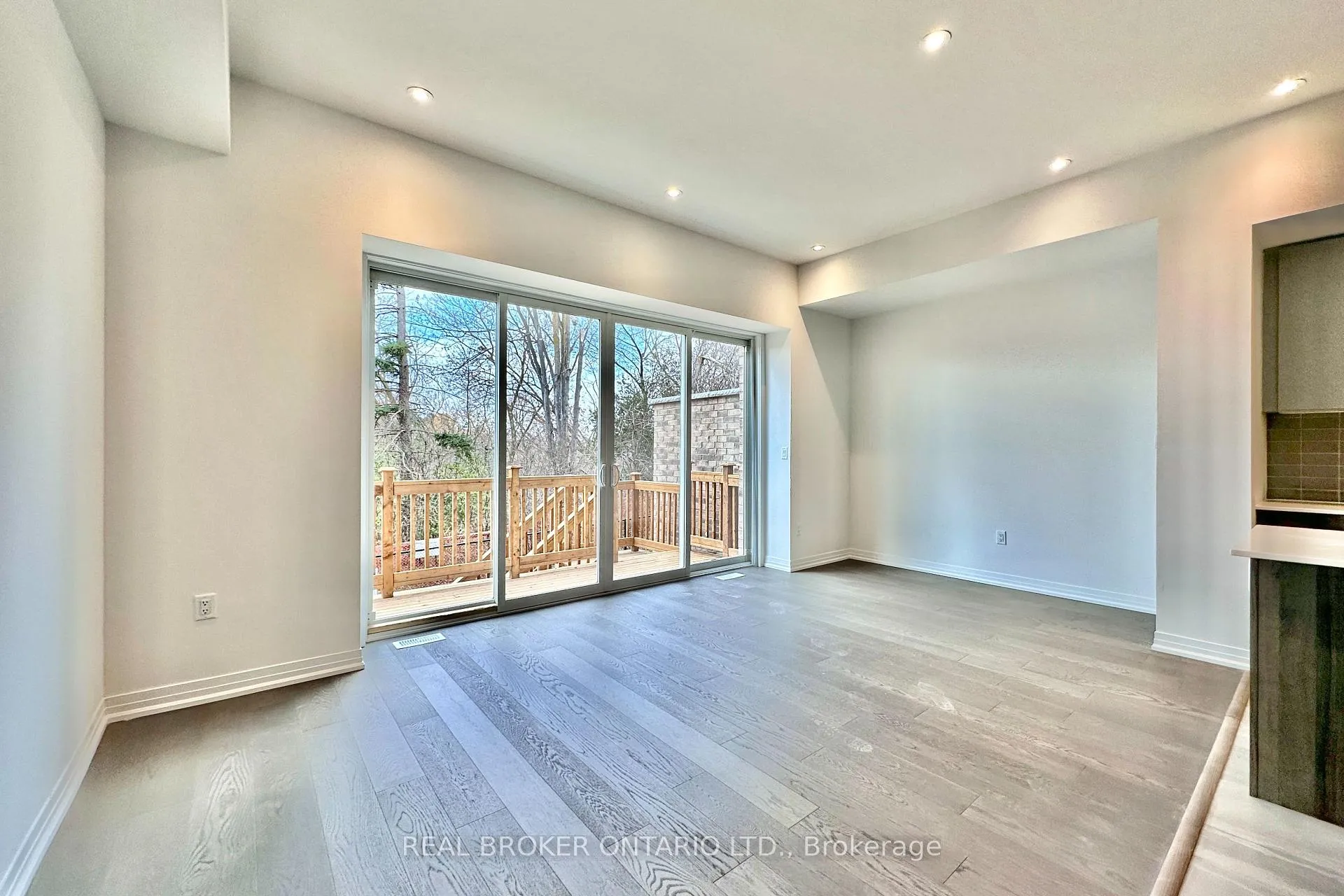Photo 8 of 22 Yans Way, Markham, Buttonville — HOMEH