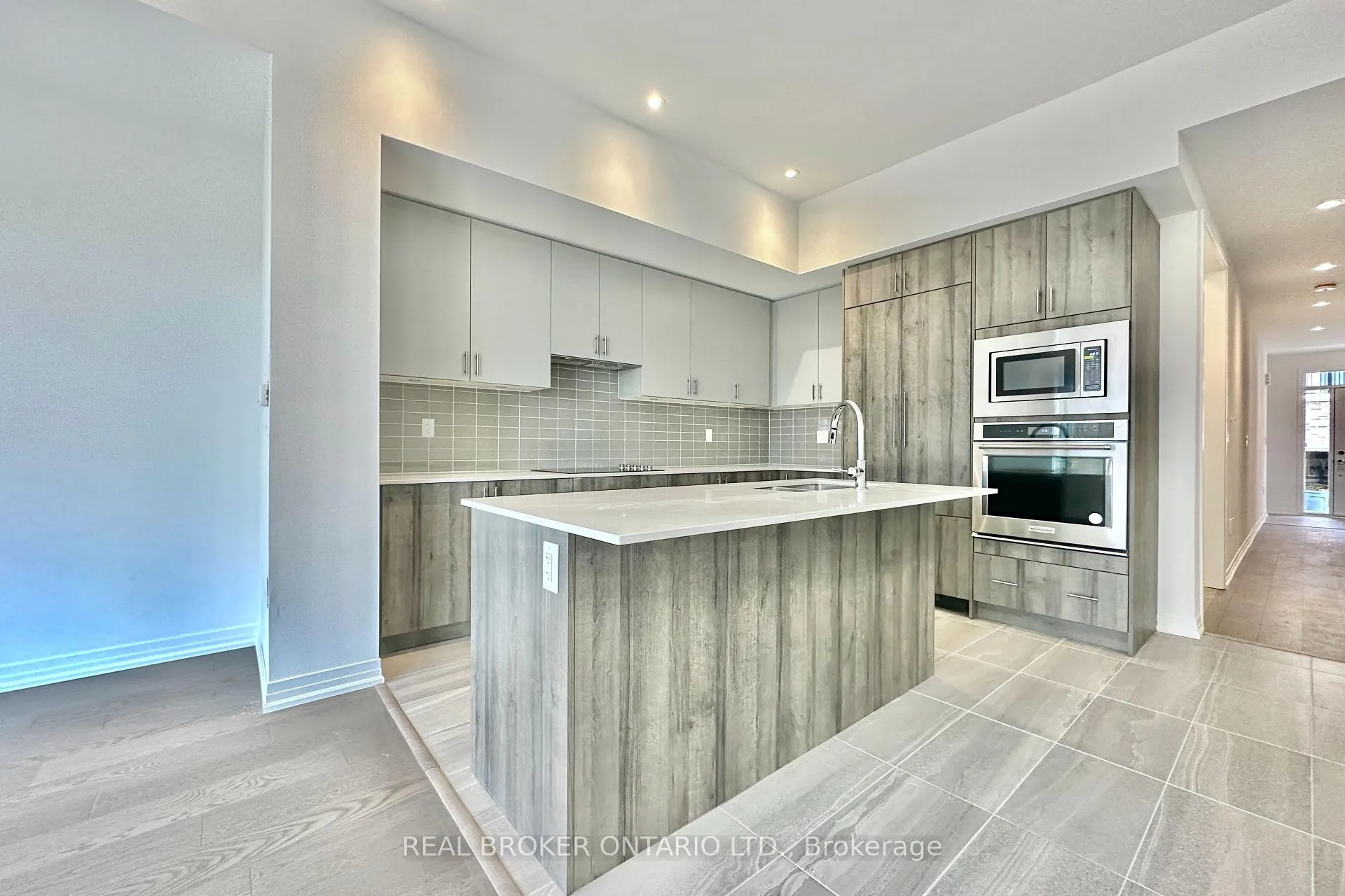 Photo 9 of 22 Yans Way, Markham, Buttonville — HOMEH