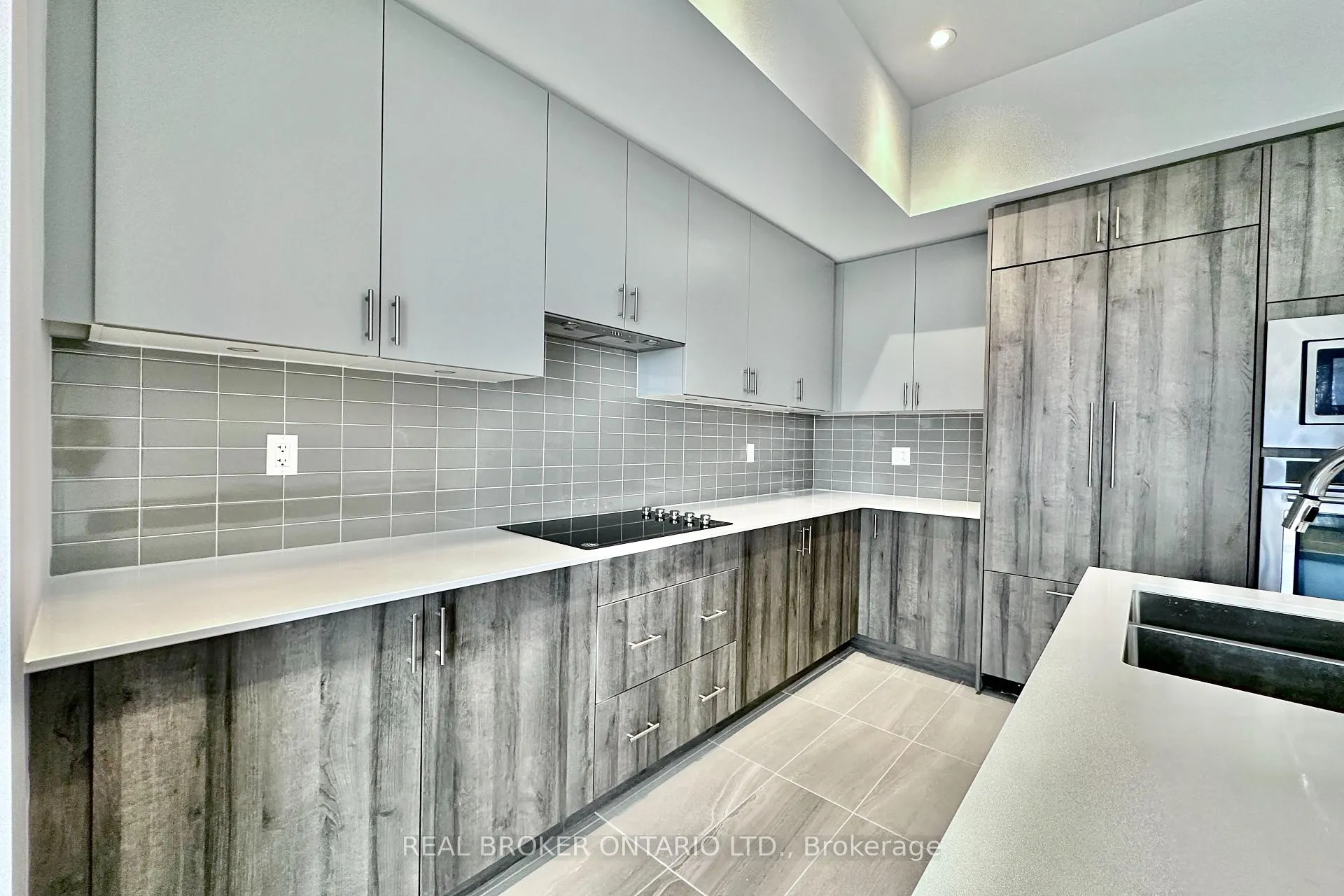 Photo 12 of 22 Yans Way, Markham, Buttonville — HOMEH