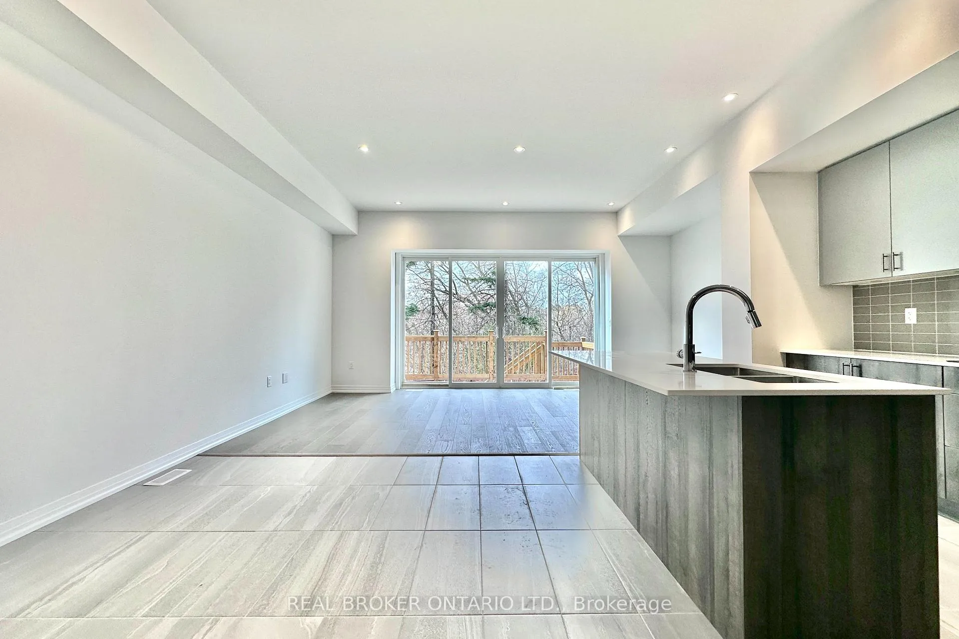 Photo 14 of 22 Yans Way, Markham, Buttonville — HOMEH