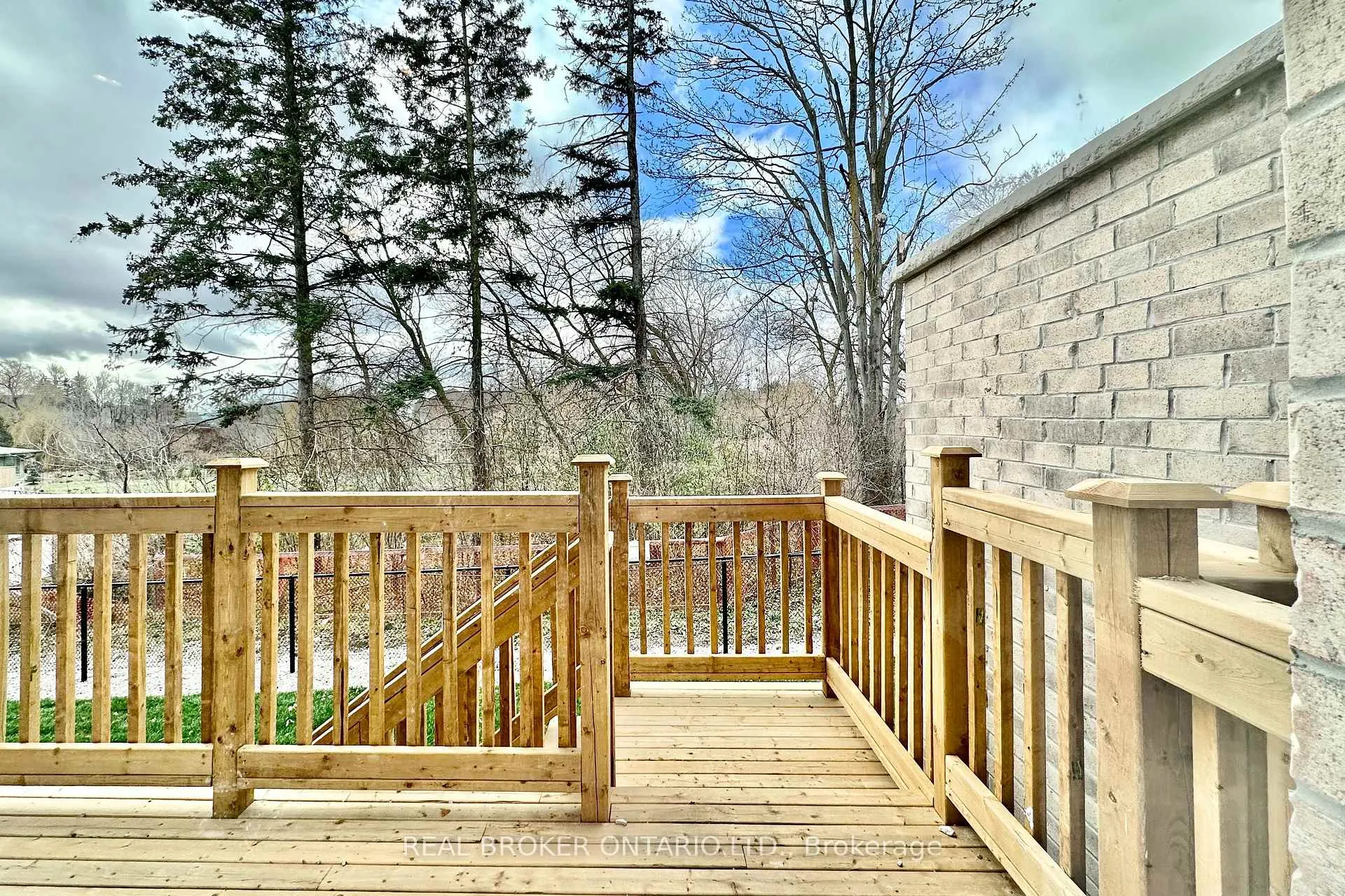 Photo 15 of 22 Yans Way, Markham, Buttonville — HOMEH