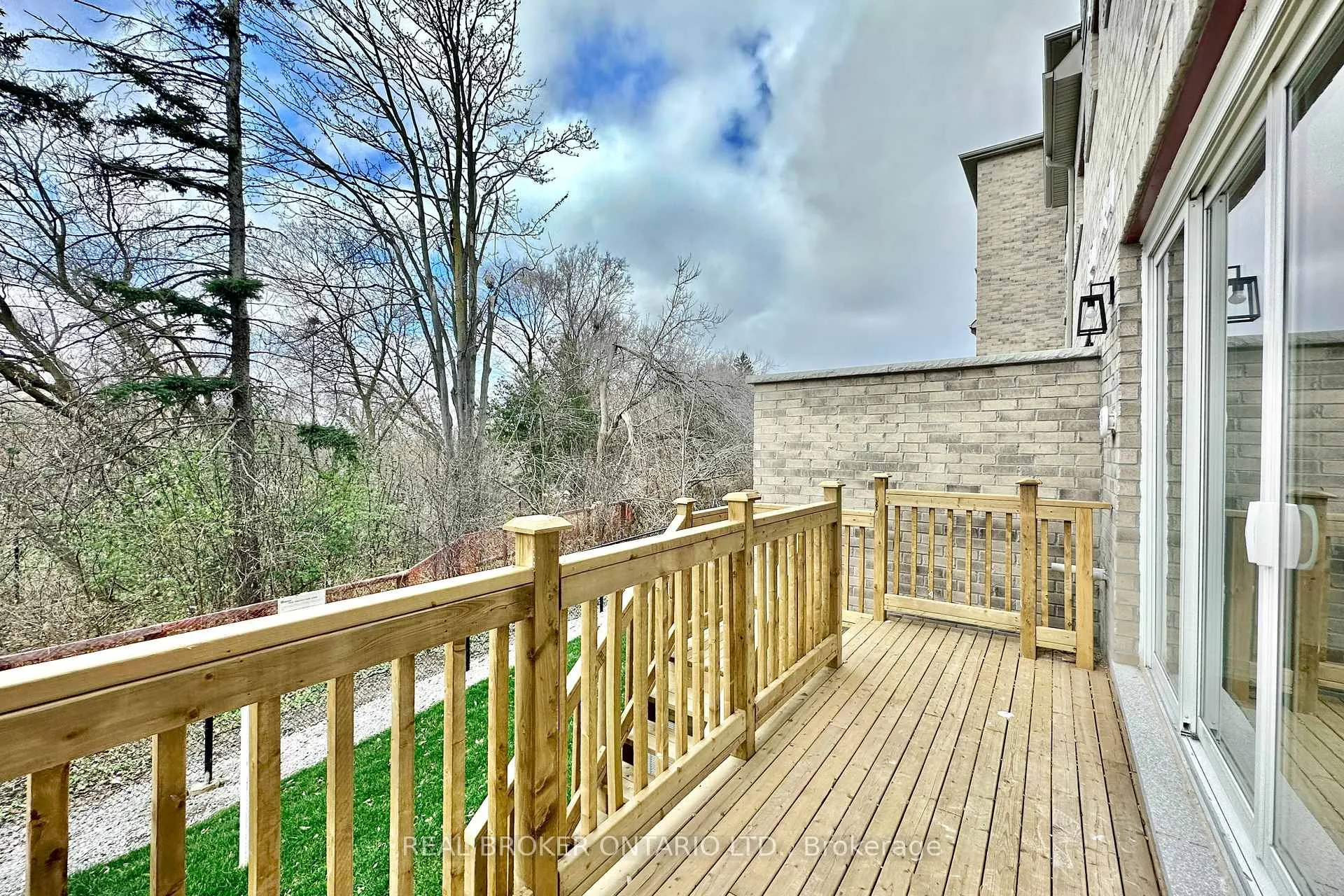 Photo 16 of 22 Yans Way, Markham, Buttonville — HOMEH