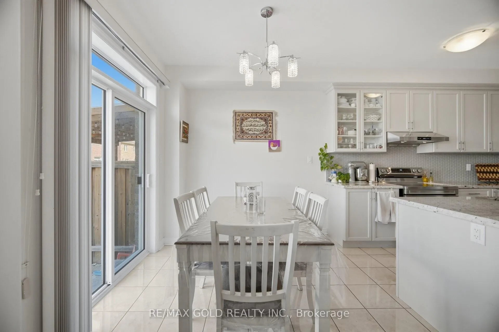 Photo 10 of 15 Perdita Road, Brampton, Bram West — HOMEH
