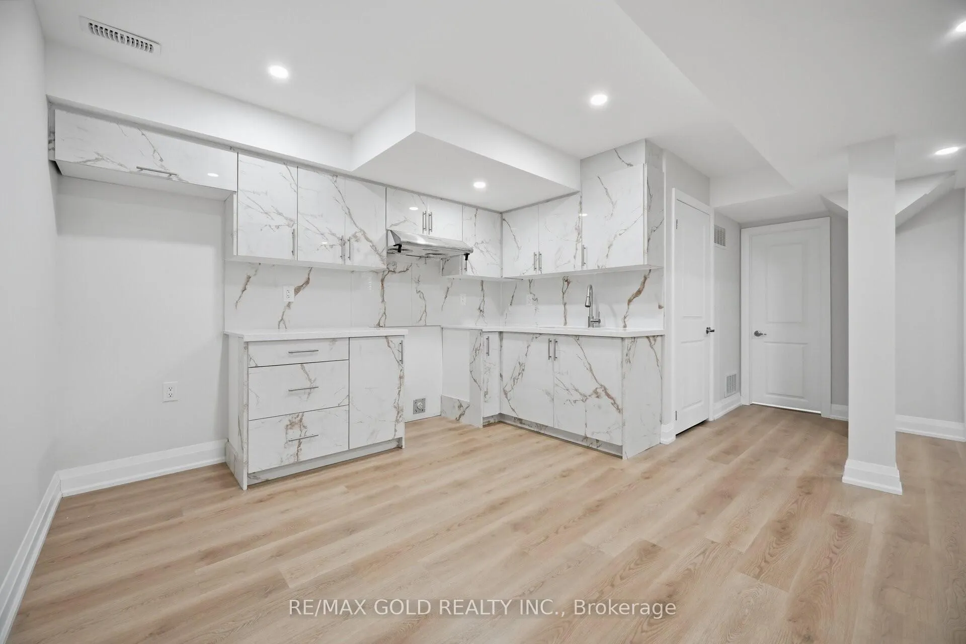 Photo 21 of 15 Perdita Road, Brampton, Bram West — HOMEH