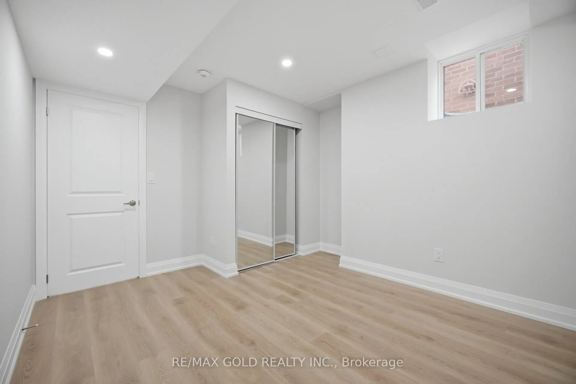 Photo 24 of 15 Perdita Road, Brampton, Bram West — HOMEH