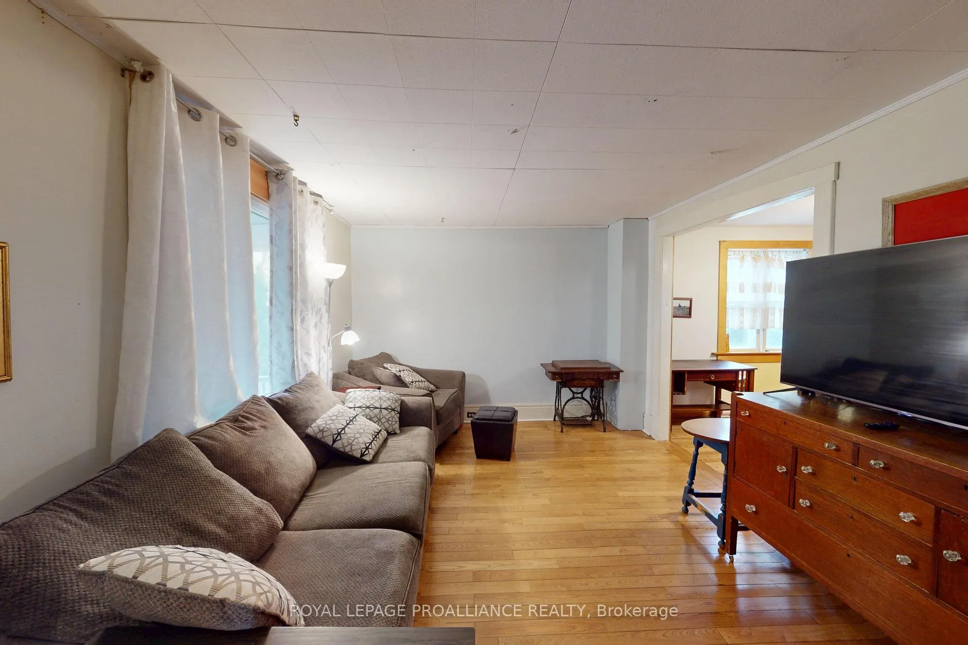 Photo 3 of 95 Lingham Street, Belleville, Belleville Ward — HOMEH
