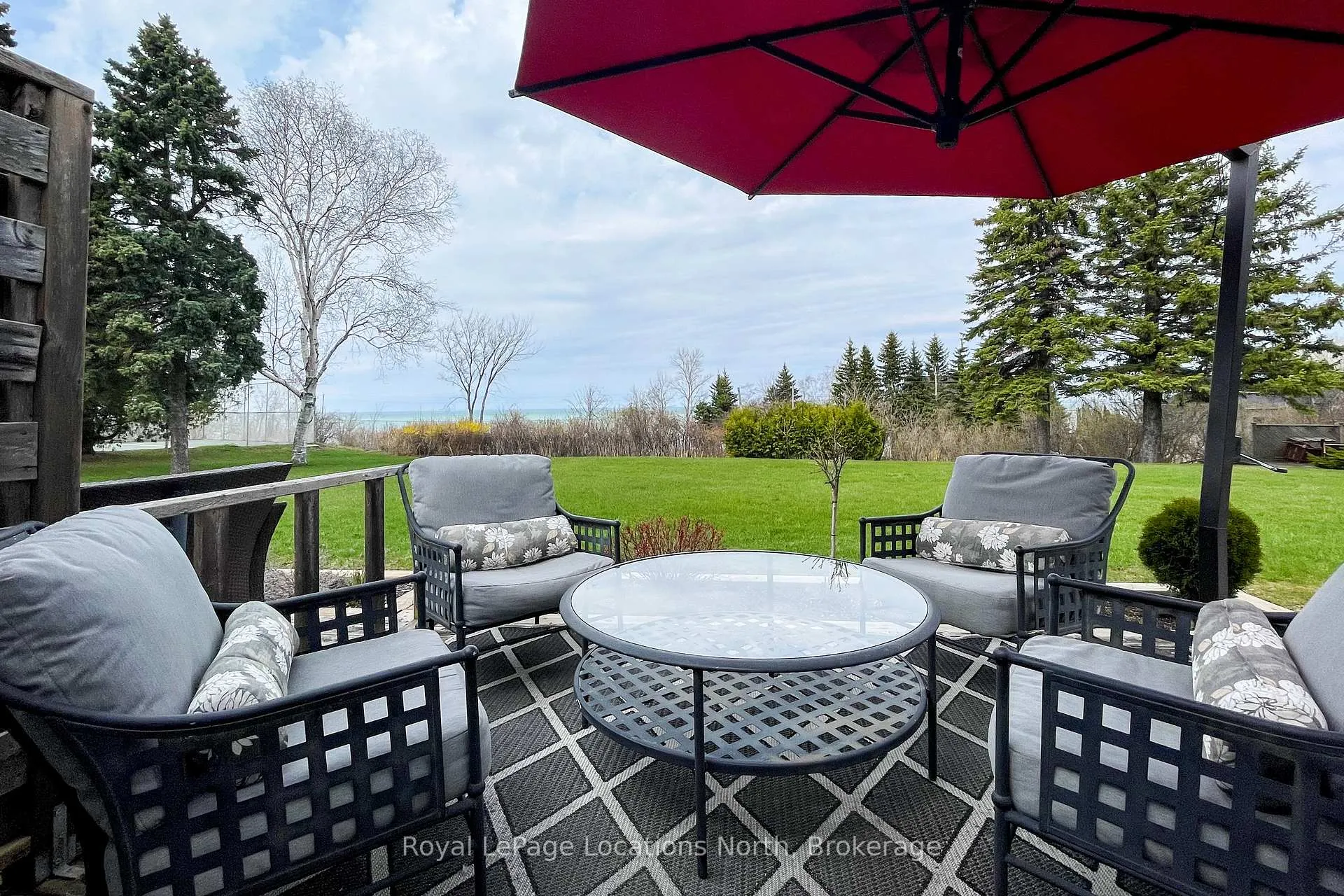 Photo 3 of Unit 6, 139 Lakeshore Road E, Blue Mountains — HOMEH
