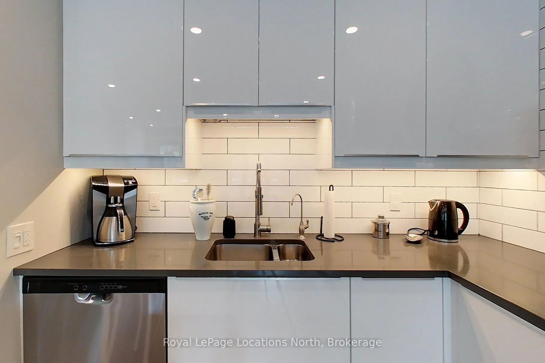 Photo 9 of Unit 6, 139 Lakeshore Road E, Blue Mountains — HOMEH