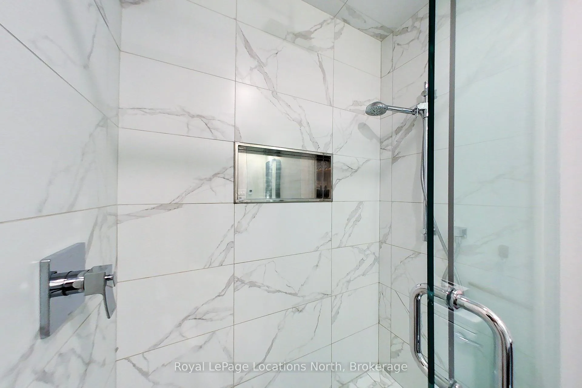 Photo 16 of Unit 6, 139 Lakeshore Road E, Blue Mountains — HOMEH